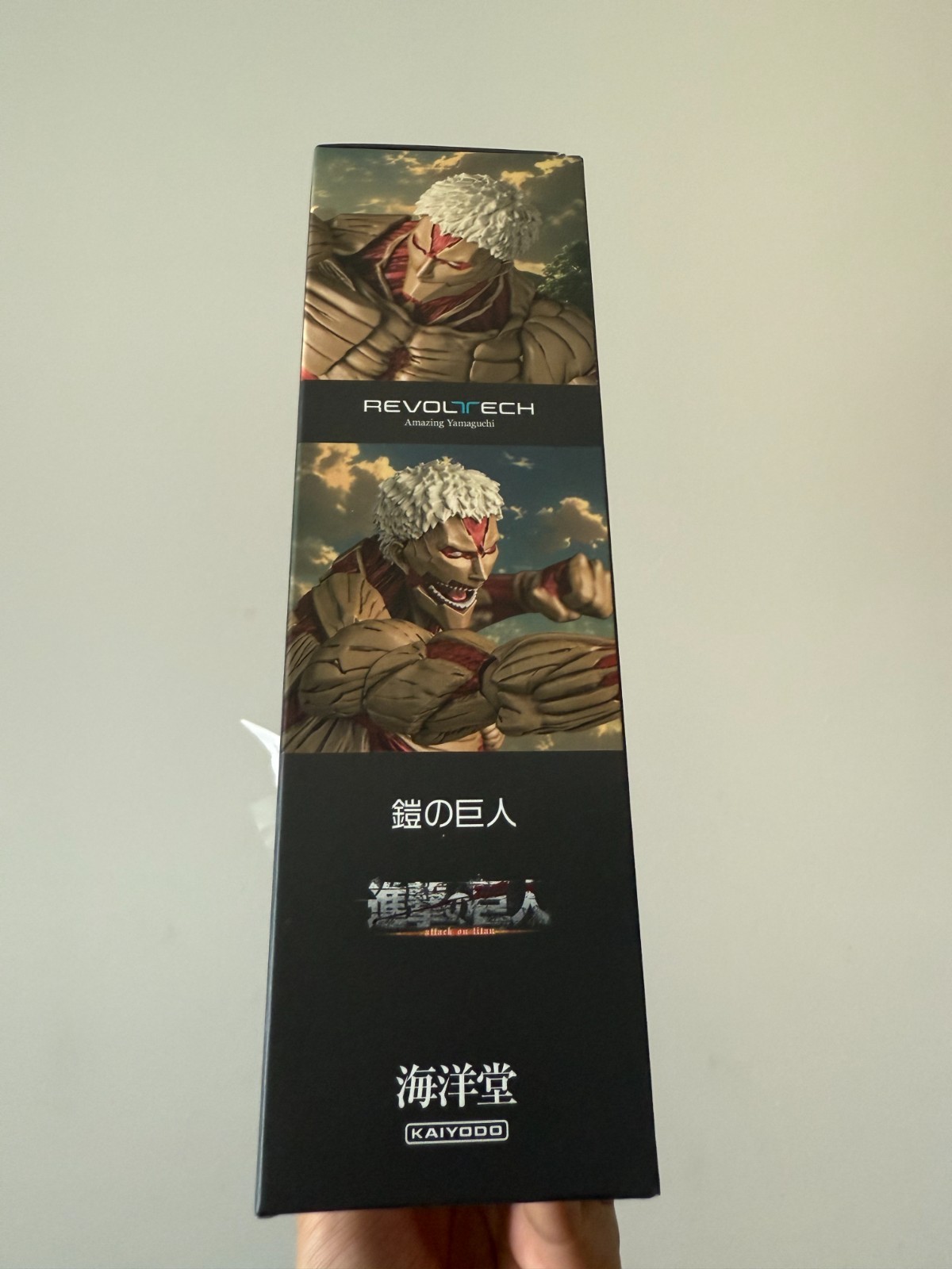 Kaiyodo Revoltech Attack on Titan Armored Titan Action Figure with Bonus Parts