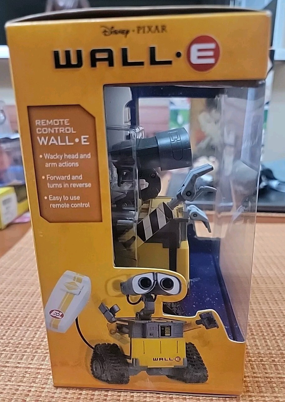 Disney Pixar WALL-E Remote Control Toy Thinkway Boxed Brand New 2011