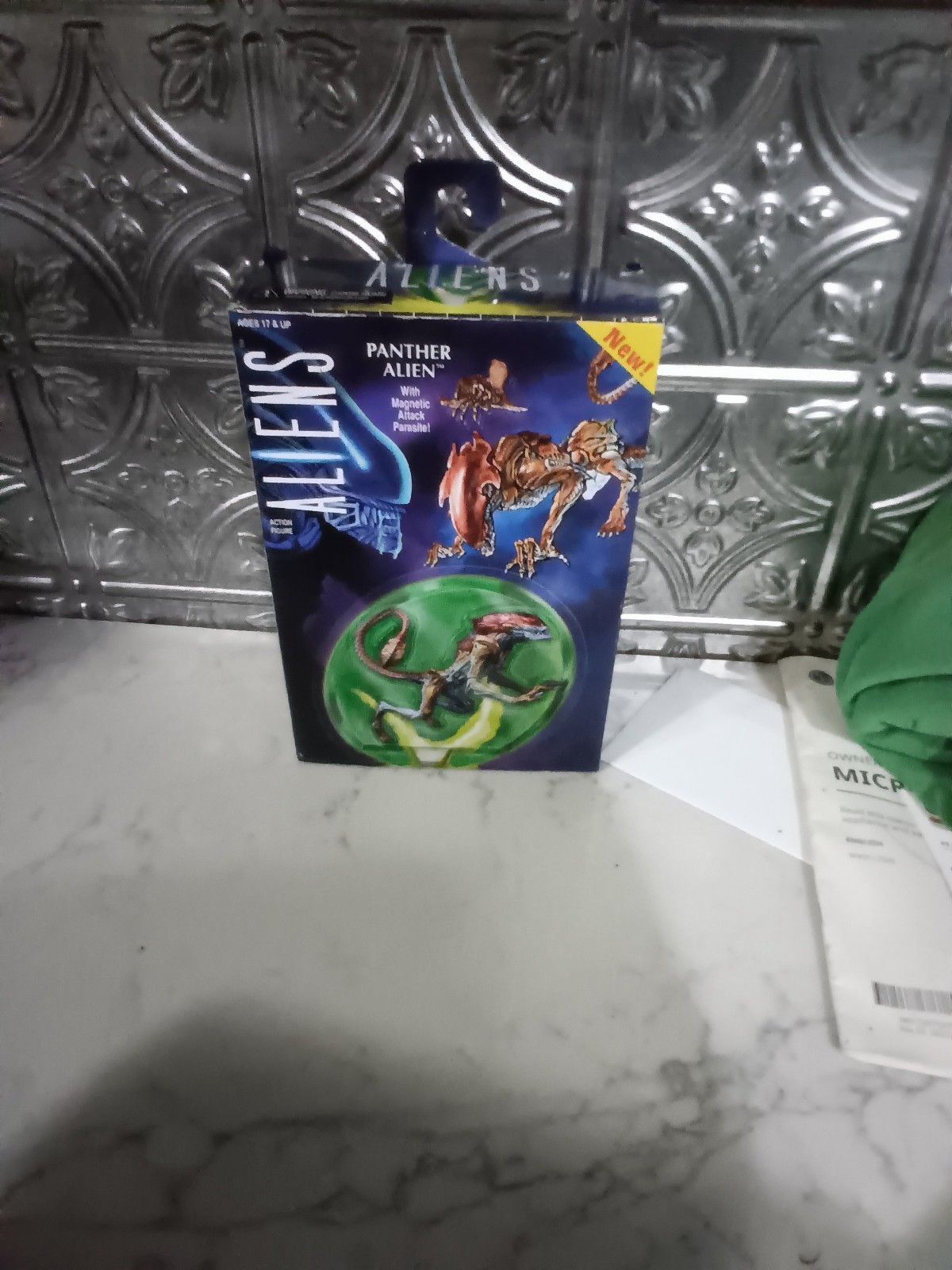 NECA Aliens Panther Alien 7&Prime; Action Figure Kenner new in box