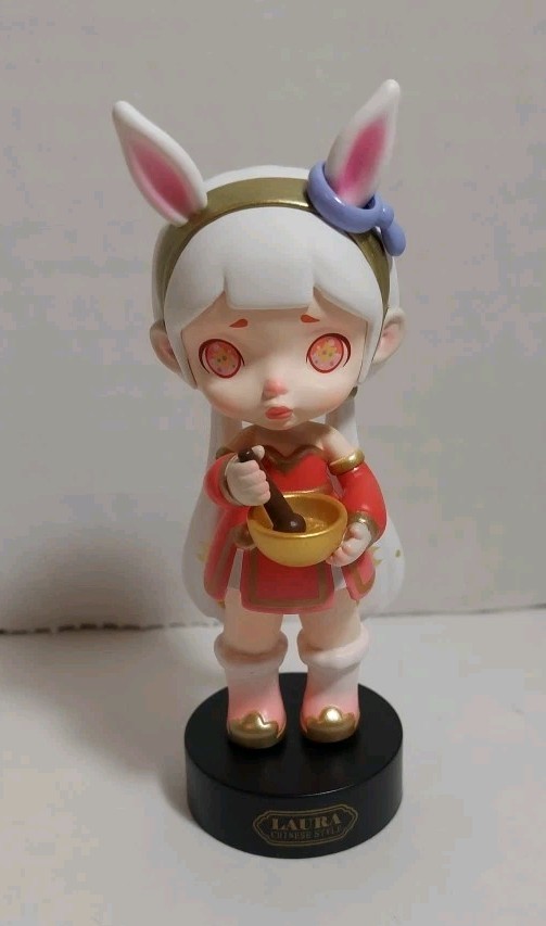 TOYCITY x LAURA ART Chinese Style Series BlindBox Figure – Jade Rabbit