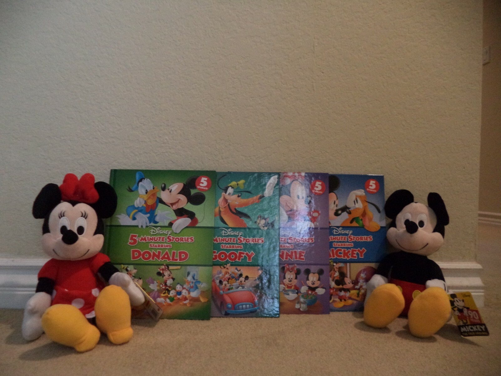 MICKEY & MINNIE MOUSE 14&Prime; PLUSH 90 YEARS W/ 4 DISNEY BOOKS *NEW*