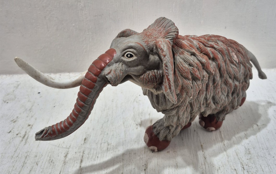 RARE Sungold Mammoth Beast from Planet Ferror -Galaxy Warriors DAMAGED 1980s