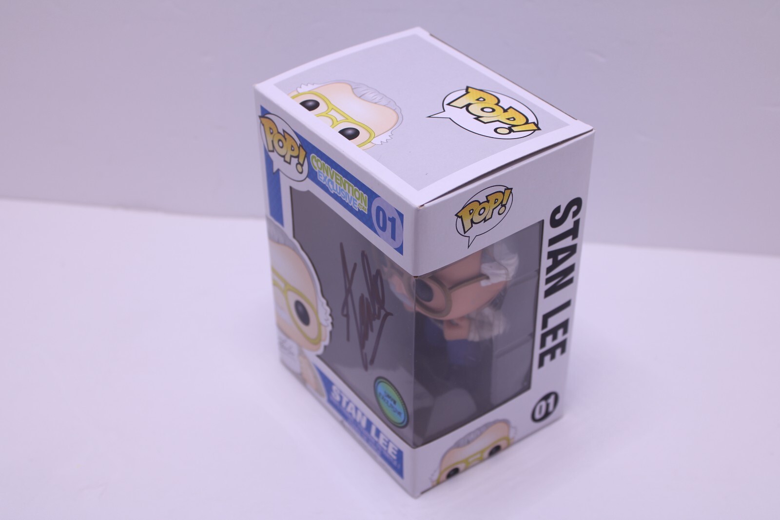 Funko POP! Convention Exclusive 01 Stan Lee « Excelsior » Shirt SIGNED Figure AUTO