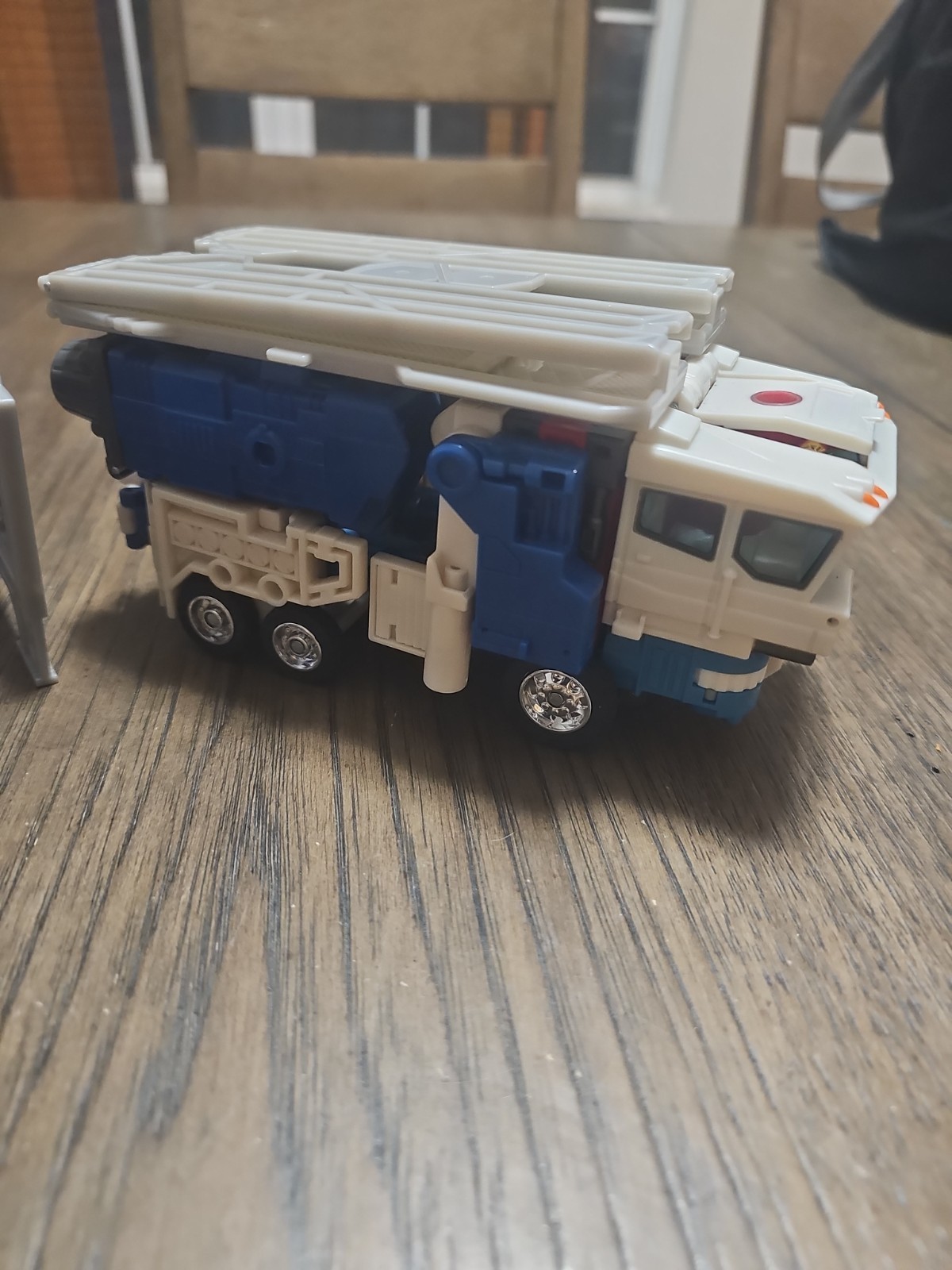 Transformers RID 2001 Ultra Magnus Action Figure-Incomplete- 1 Missing Piece
