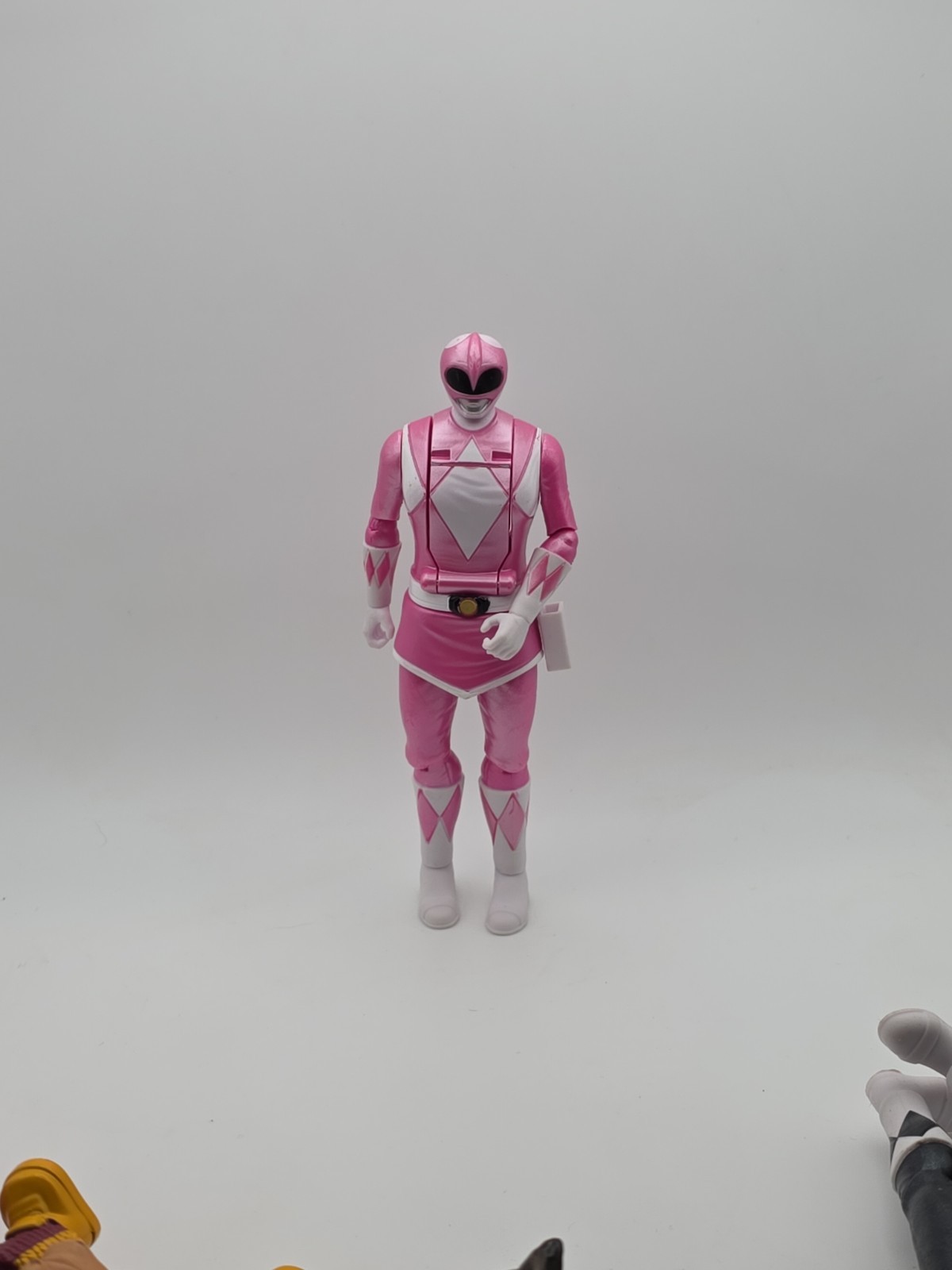 Power Rangers Mighty Morphin Re-Ignition Pink Ranger Action Figure Auto-Morphin