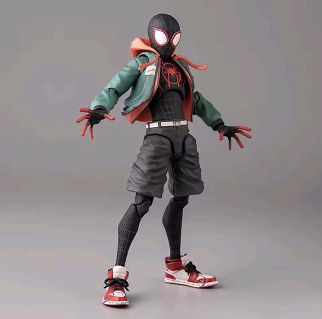SM Superhero Action Figure – New