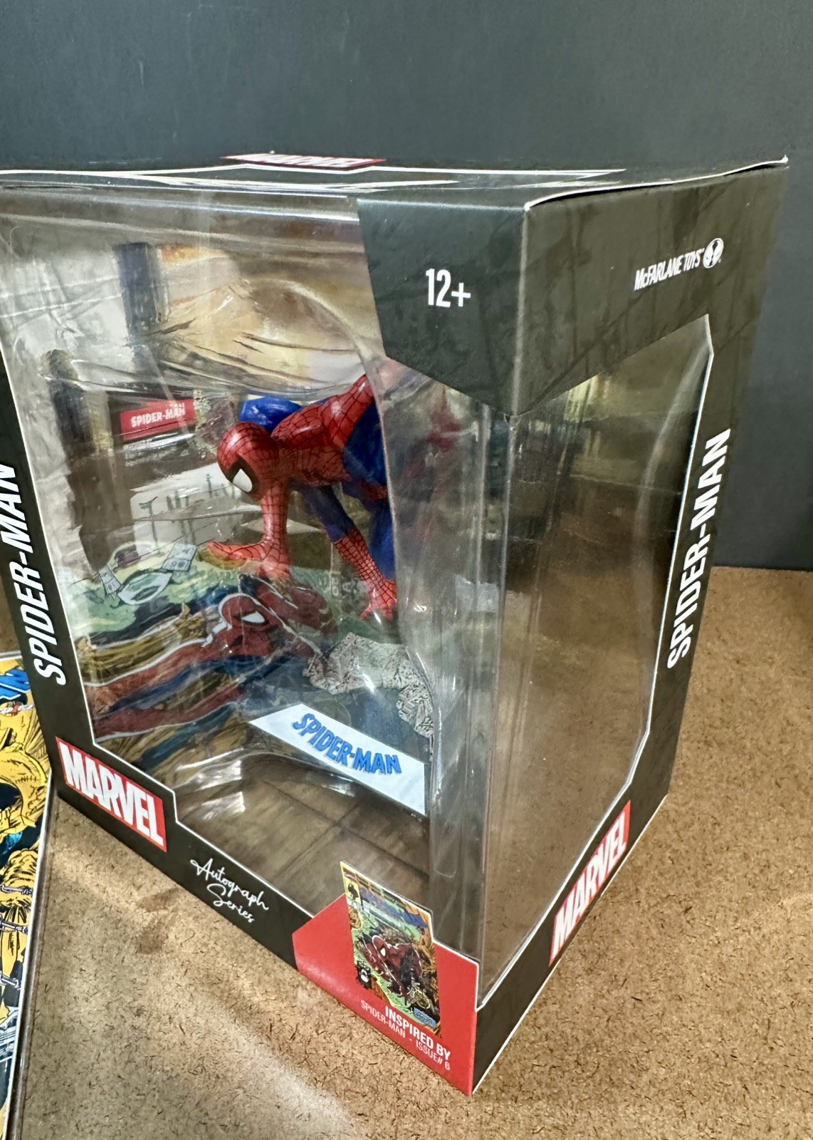 Todd McFarlane Autograph Series Gold Label Spider-Man and Spider-man #6 comic