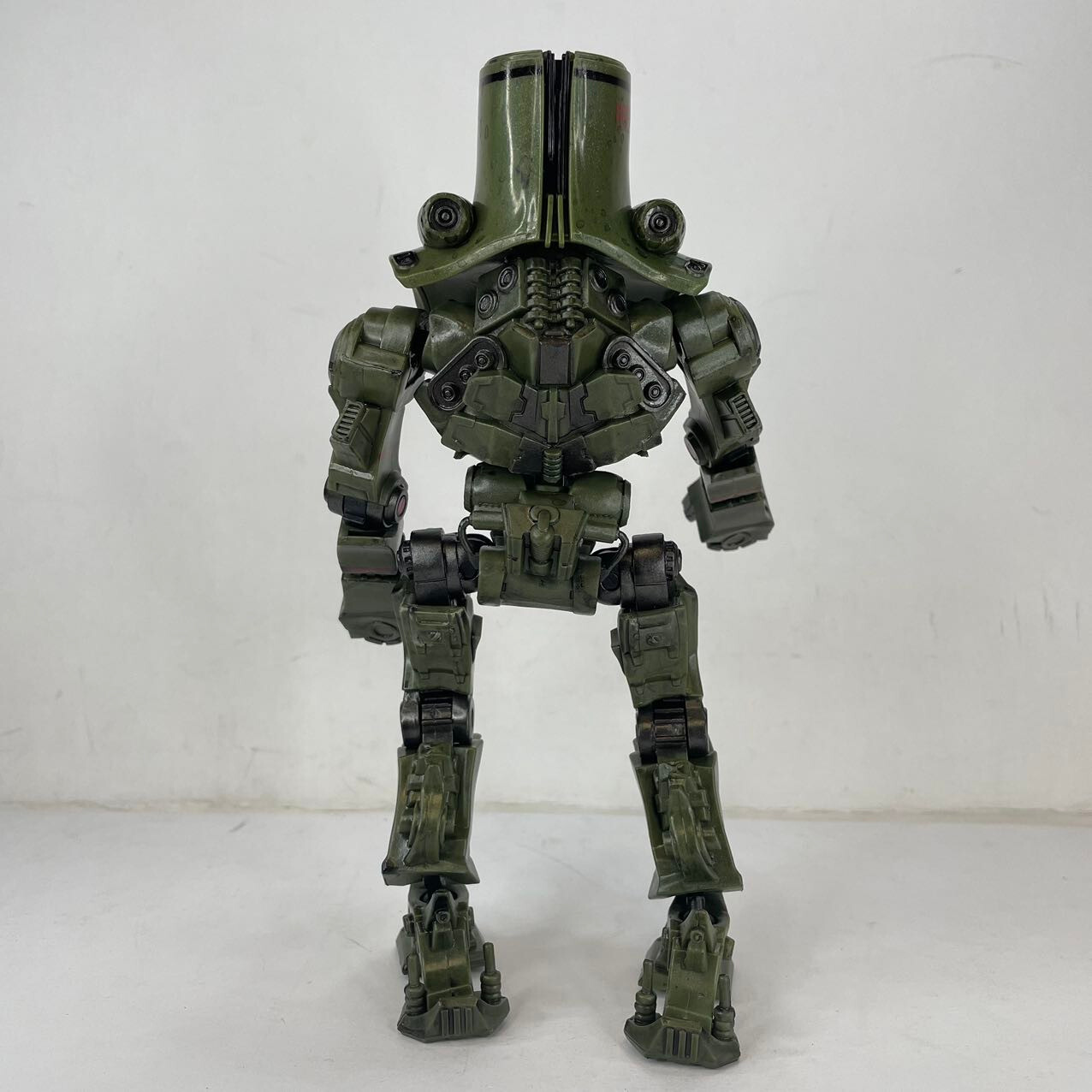 Cherno Alpha Jaeger 7&Prime; Movable Action Figure w/LED Toy Statue Pacific Rim in Box