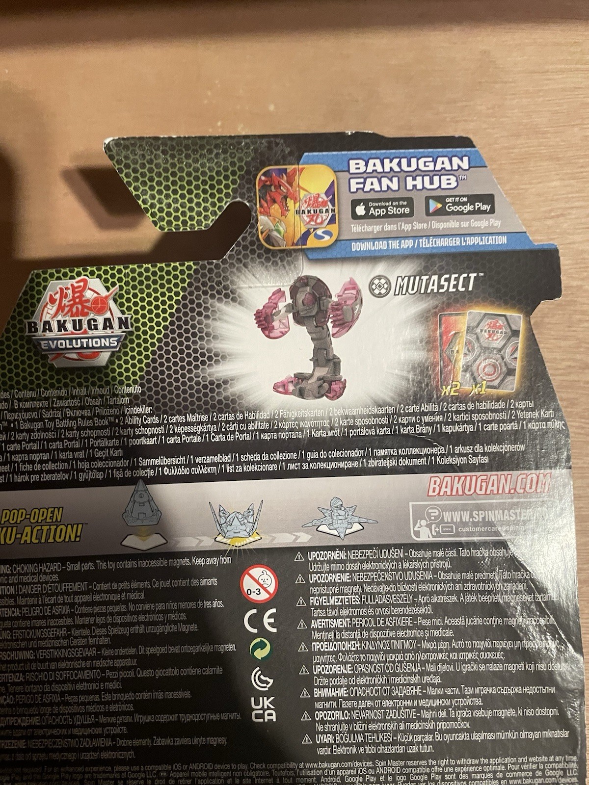 Bakugan Evolutions Geogan MUTASECT , Collectible Action Figure and Trading Cards