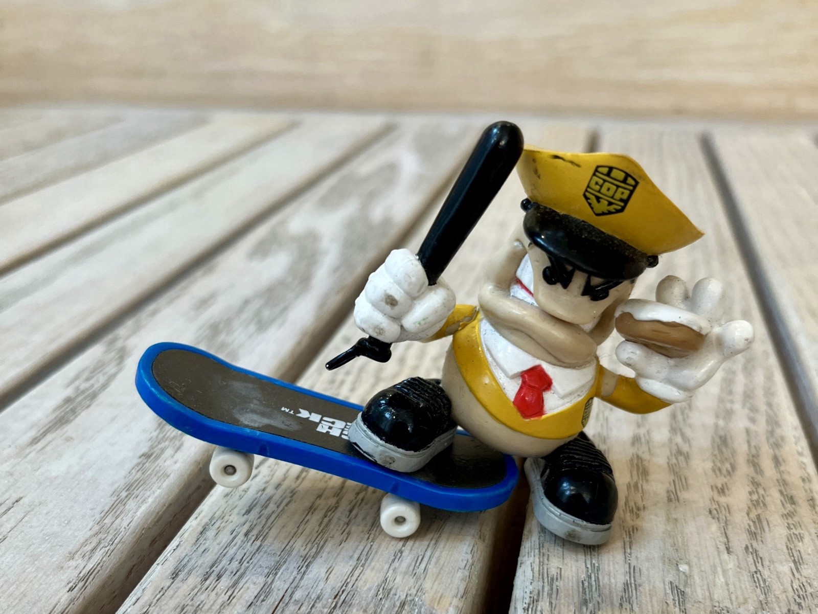 Tech Deck Barney Dude Cop Skate Boarding Figure And Skateboard
