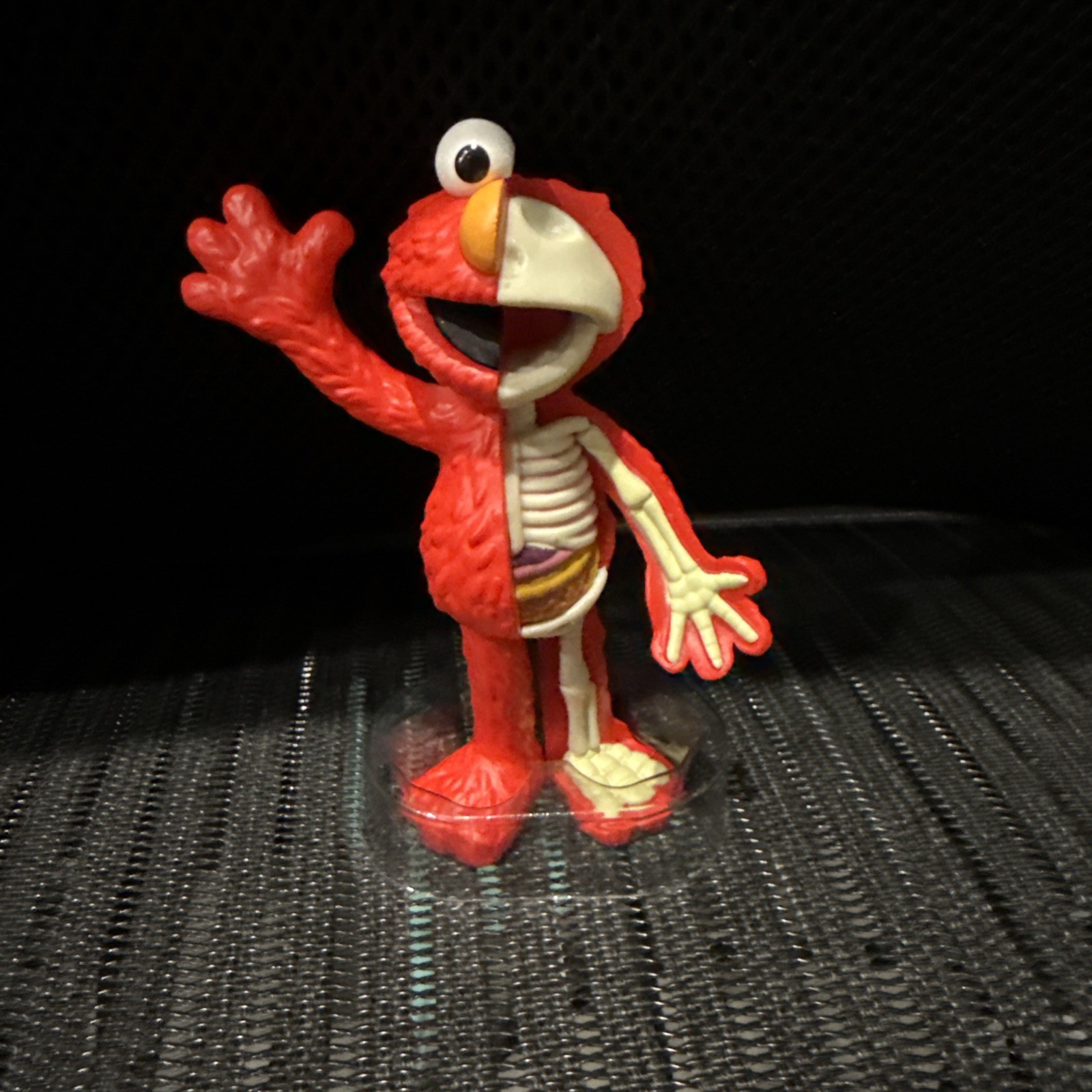 Jason Freeny&rsquo;s Hidden Dissectibles: Sesame Street – Elmo Mighty Jaxx X-ray