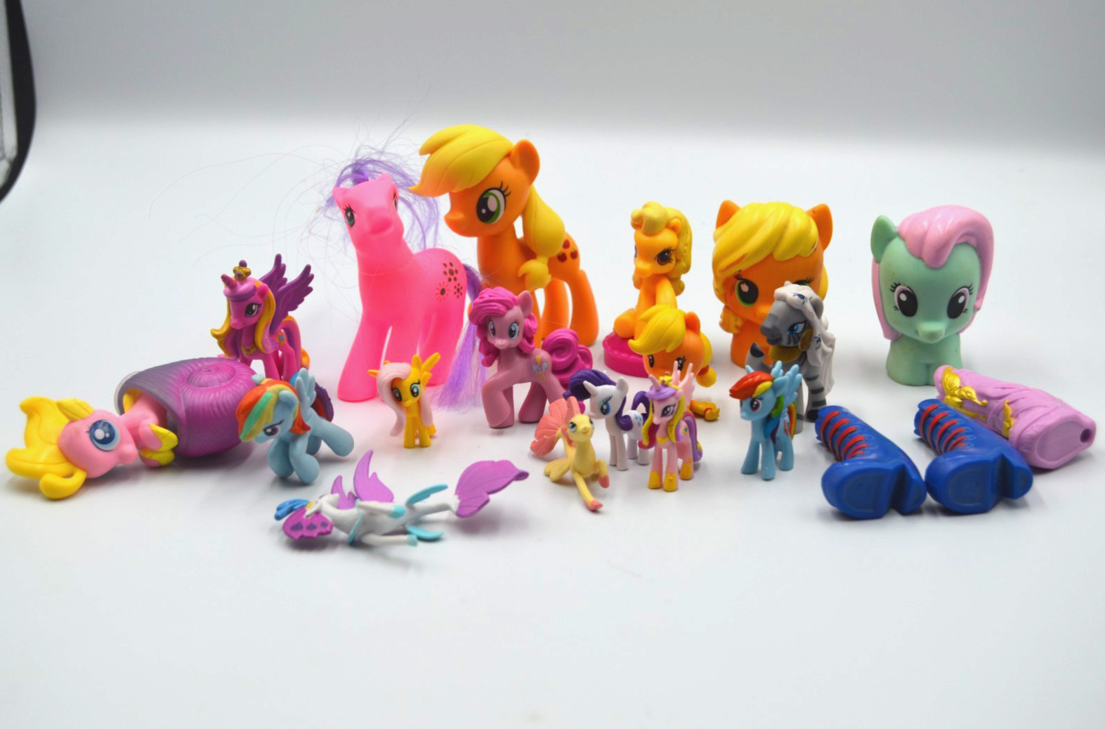 My Litte Ponies Figure Lot MLP 2010&rsquo;s Applejack Rainbow Dash Princess Cadance