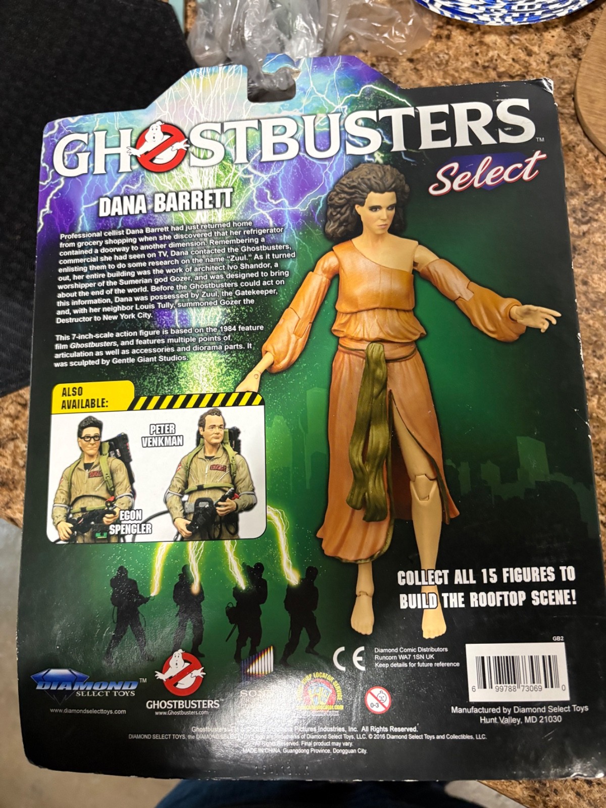 Ghostbusters Dana Barrett Action Figure with Diorama – Diamond Select Toys