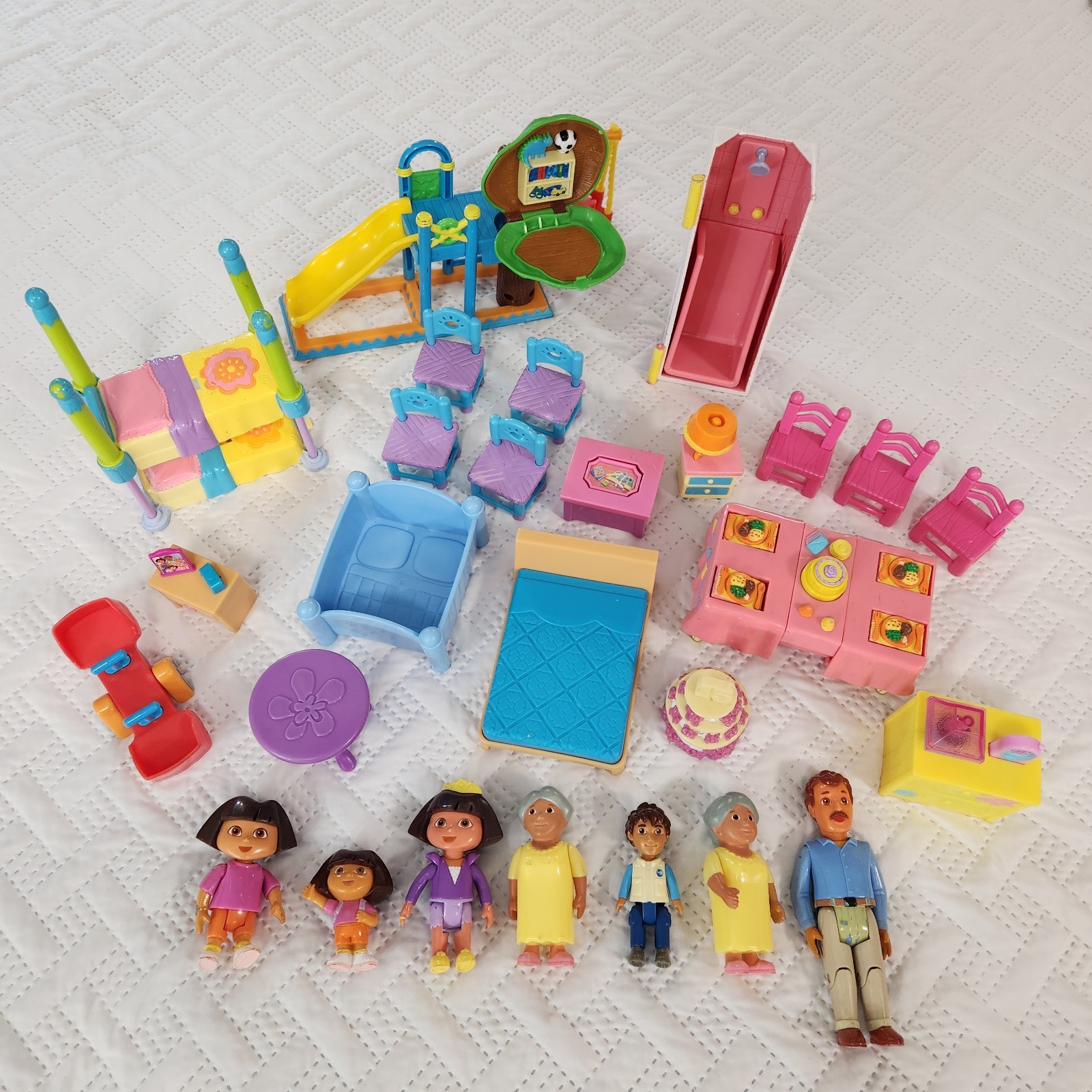 Dora the Explorer Mixed Lot Of 27 Pieces Of Dollhouse Furniture & Figures Used