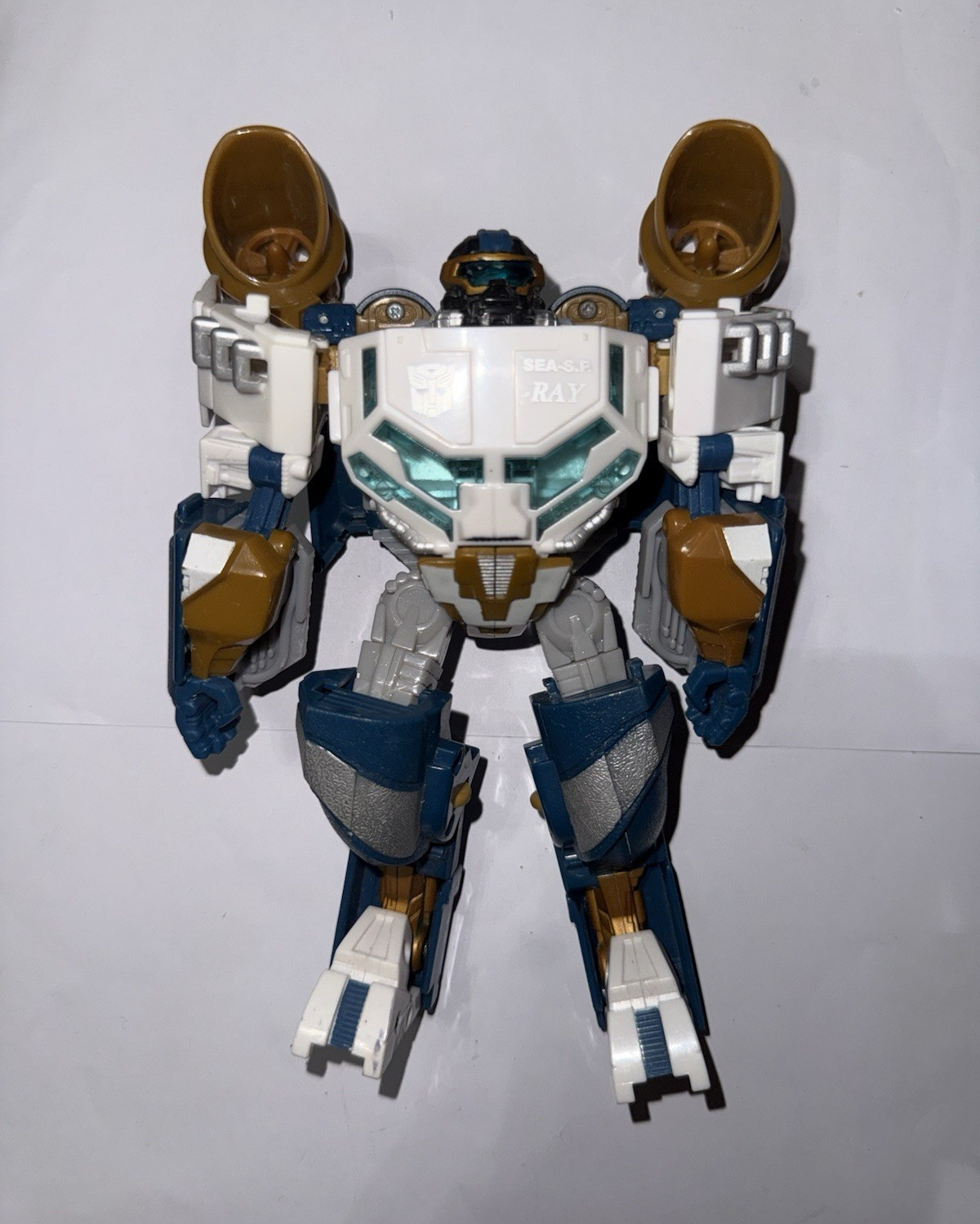 Hasbro Transformers Seaspray Ray Action Figure – Blue White Gray Brown