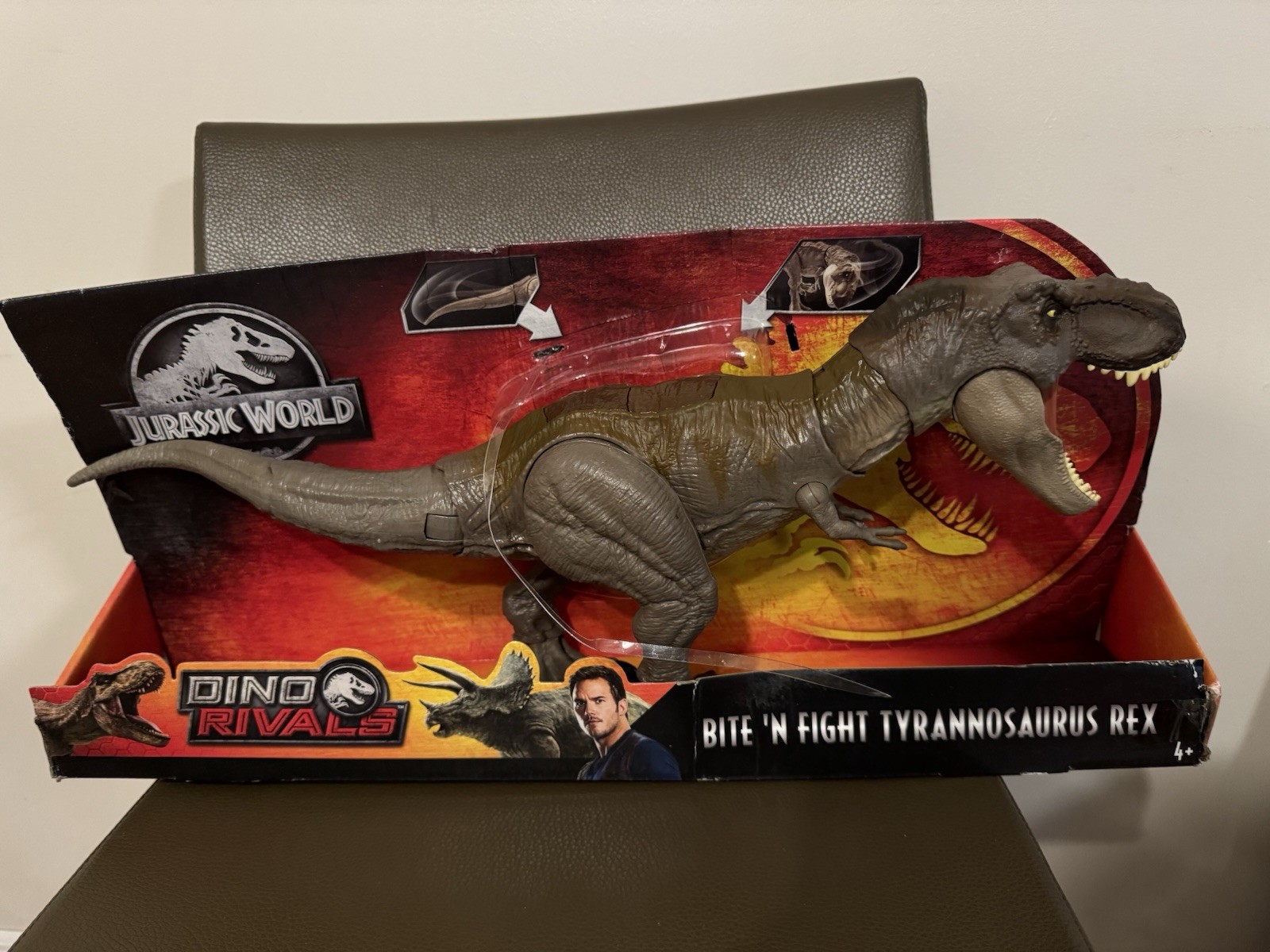 Jurassic World Dino Bite N&rsquo; Fight Tyrannosaurus T-Rex *Loose/Open Box Wear READ*