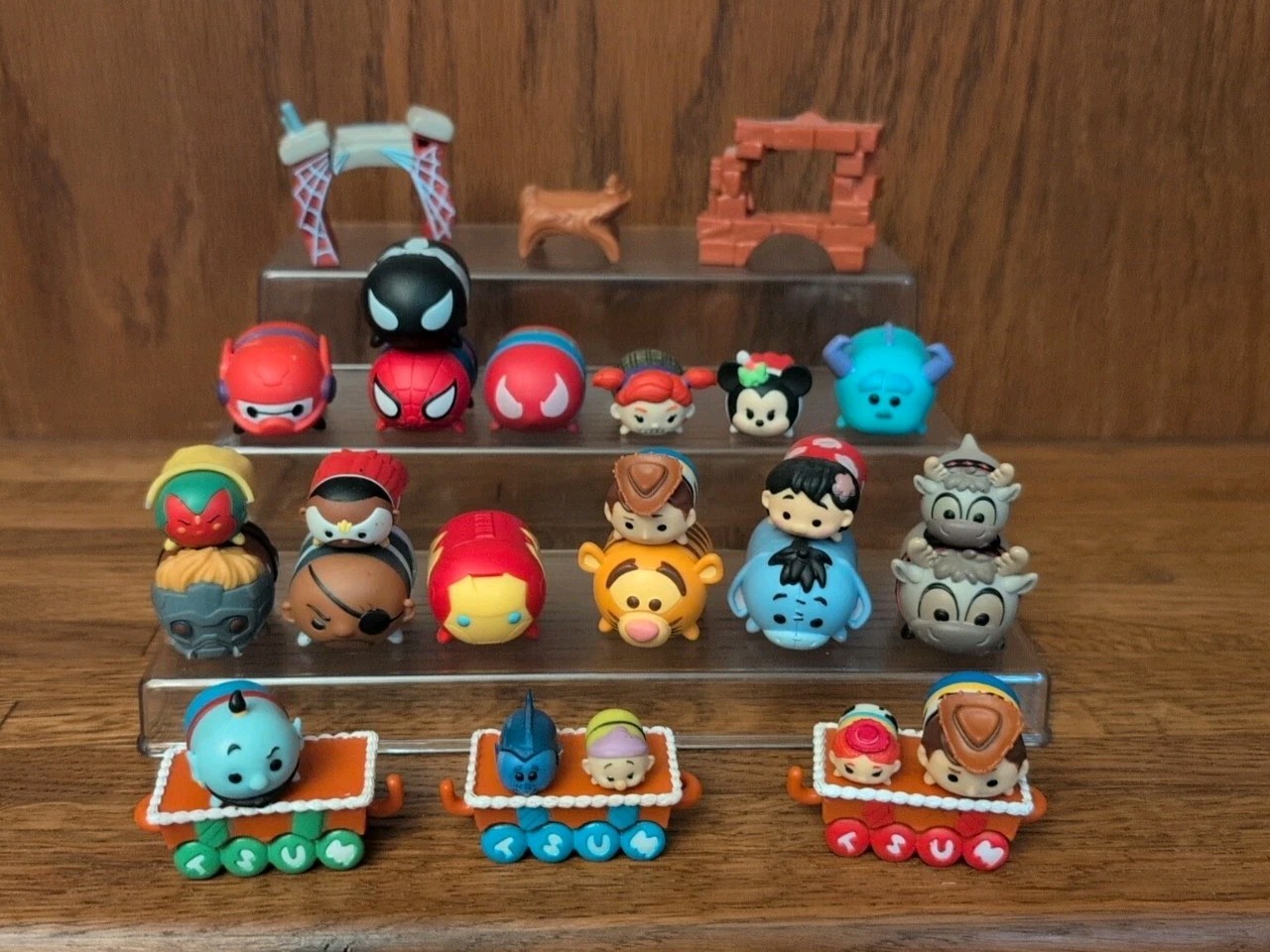 Tsum Tsum Lot of 23 Vinyl Disney & Marvel Figures W/ Accessories