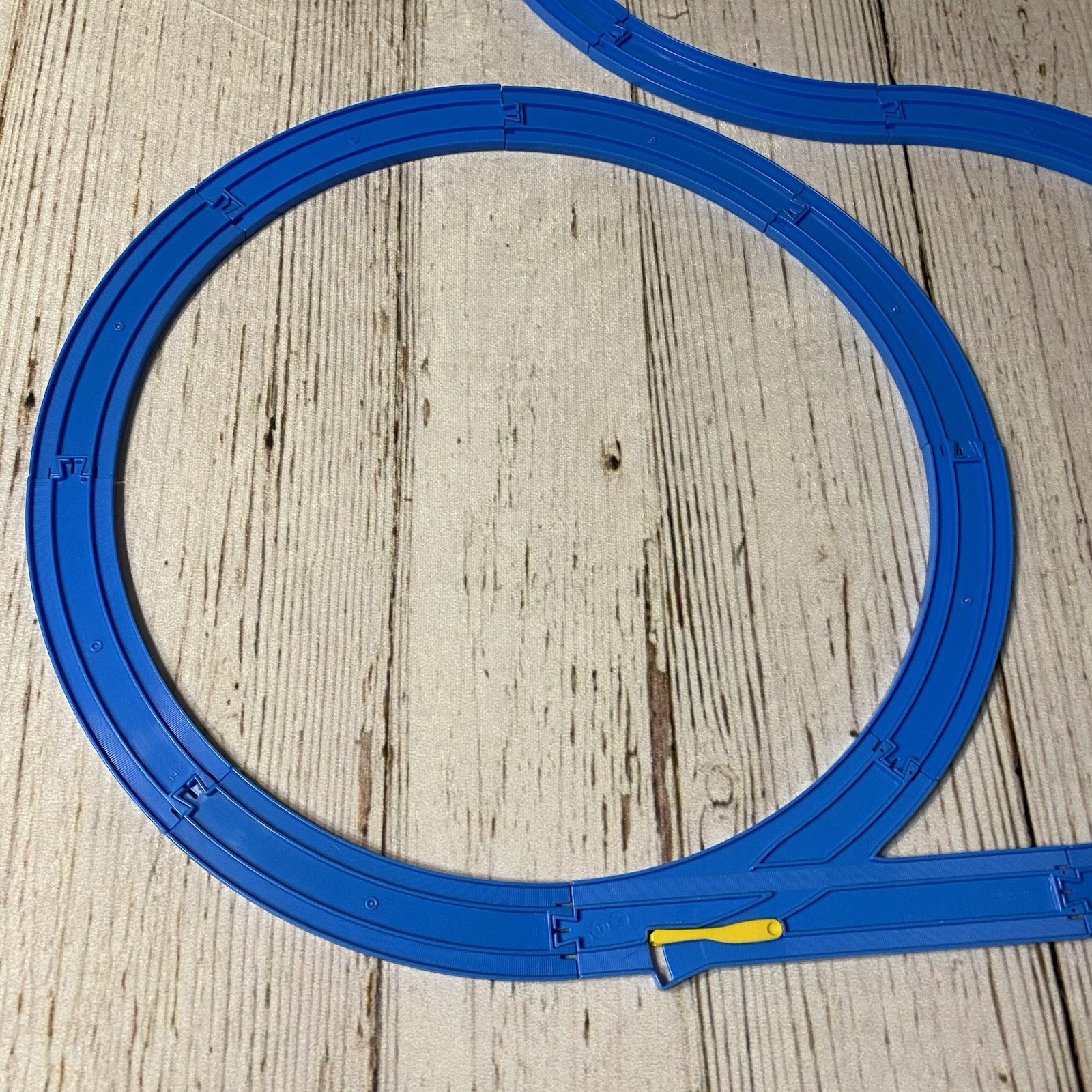 TOMY Thomas the Train Blue Train Tracks 15 Curved & 1 Switch Track Junction Toy