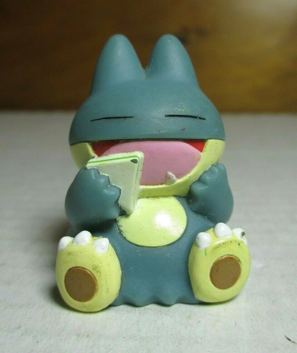 2005 Pokemon Finger Puppet Munchlax Figure Gotta Catch Them All Nintendo Bandai