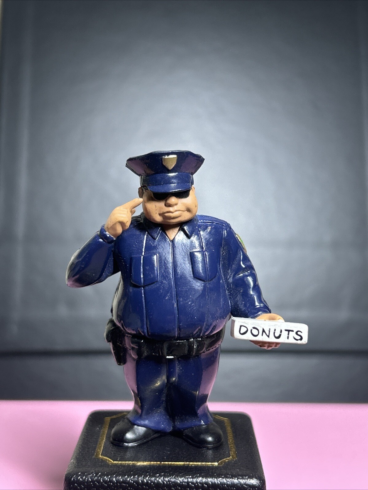 Lil Homies Figure 1:24 Scale Officer Flaca 2.5&Prime; Tall Policeman with Donuts Box