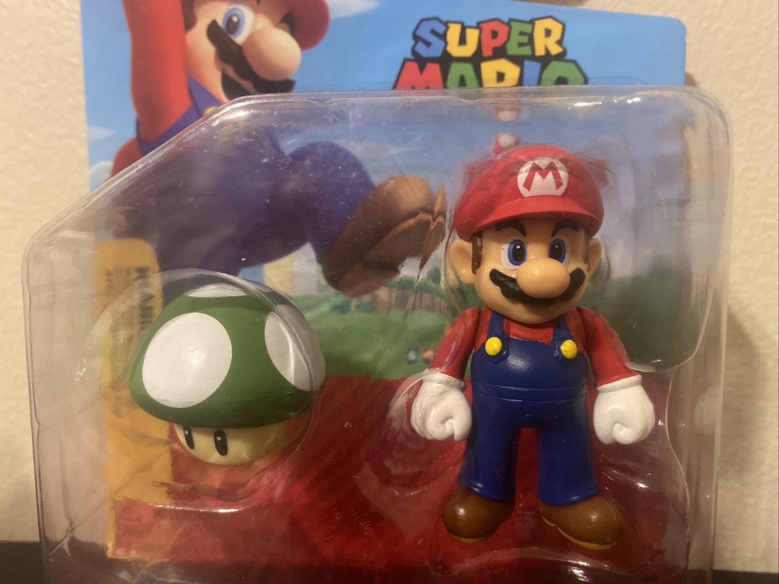 Super Mario World – Mario with 1-Up Mushroom Figure