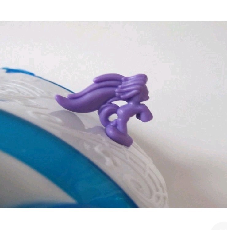 My Little Pony Equestria Girls DJ PON-3&rsquo;s Rockin&rsquo; Convertible Rainbow Rocks Car