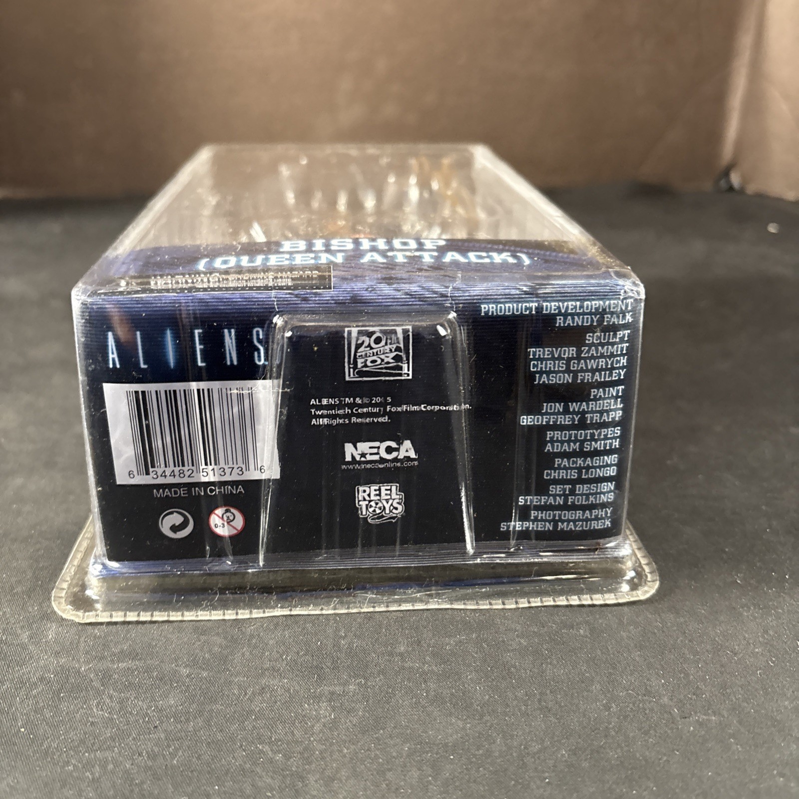 BISHOP QUEEN ATTACK ALIENS NECA HORROR ACTION FIGURE NEW CARD DAMAGED ON TOP