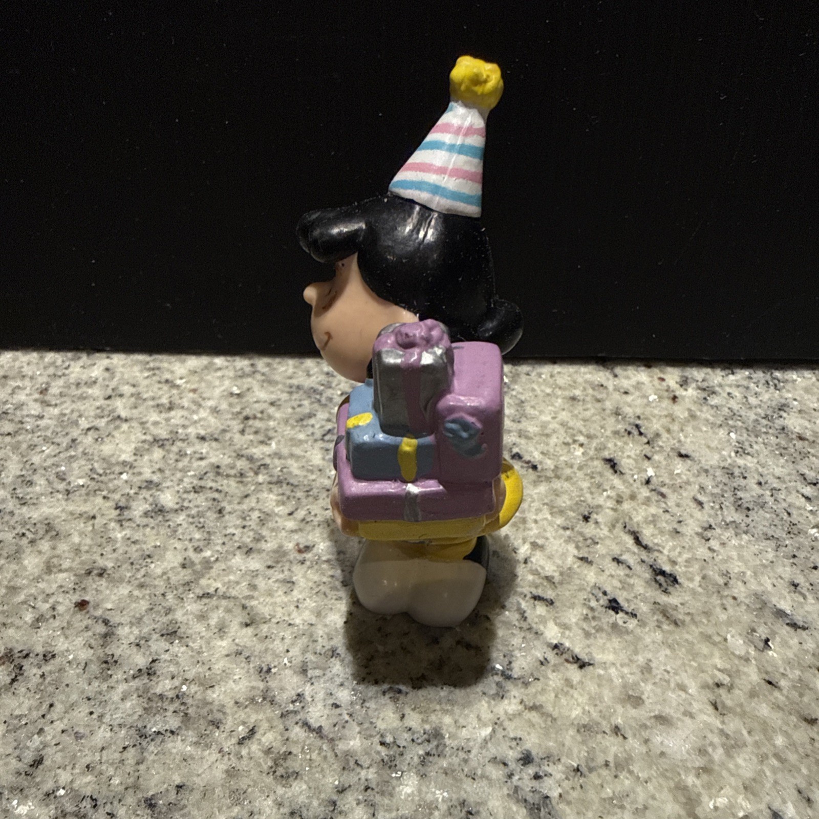 Peanuts Birthday PVC Figurines Applause Snoopy Charlie Brown Lucy Linus Lot of 6