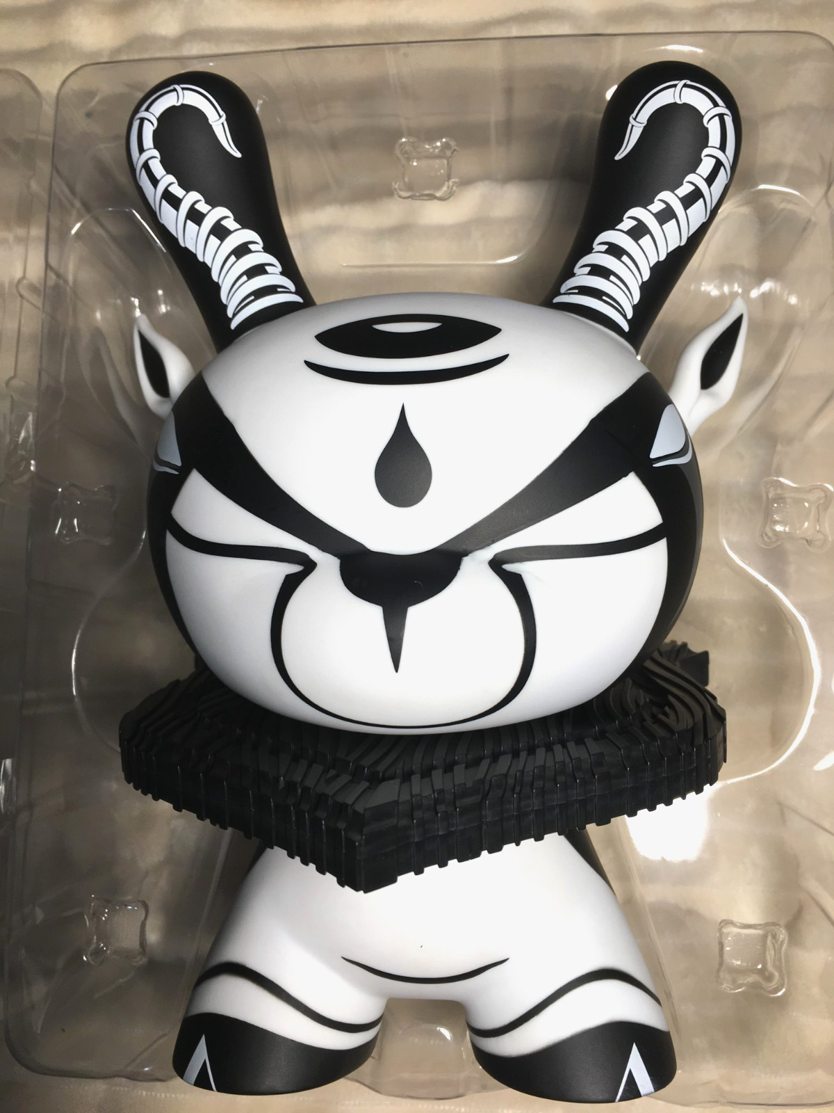 Kidrobot Colus The Hunted Limited 8” Dunny New in Box