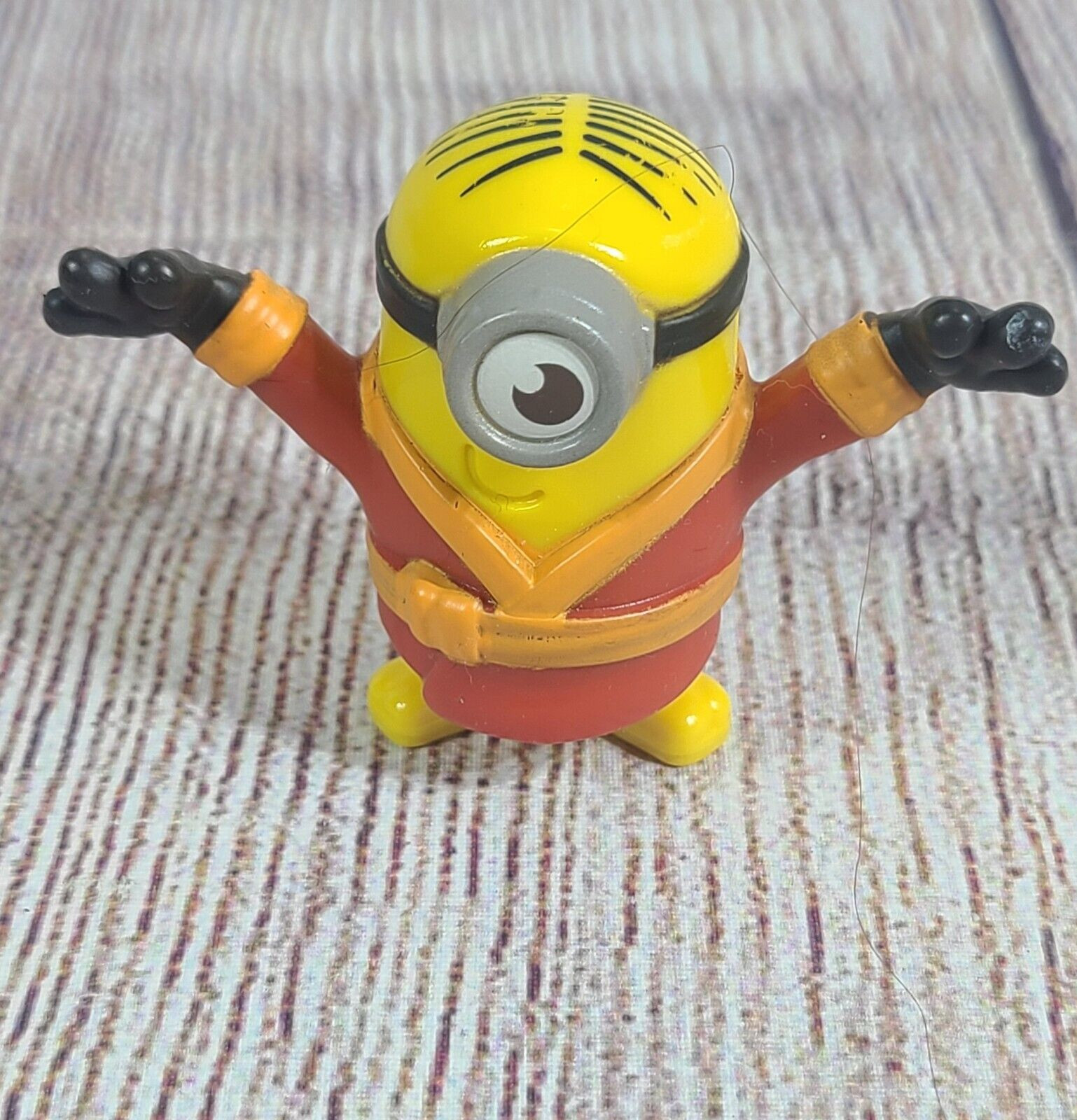 Despicable Me Rise of Gru Robe Minion Action Figure Toy McDonalds 2019