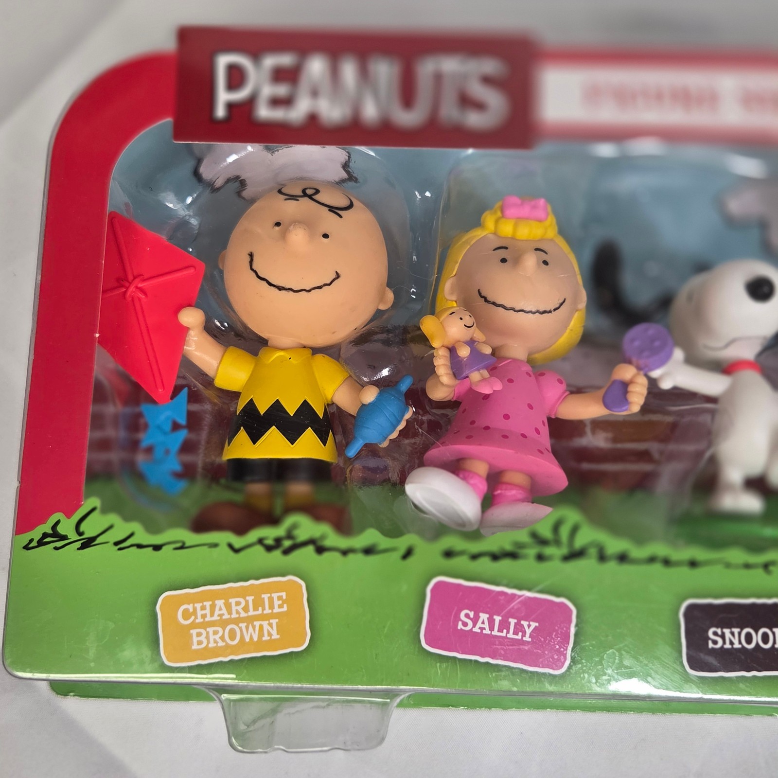 NEW Peanuts Gang 5 Figure Set Just Play 2015 NIB Charlie Brown Snoopy Lucy Linus