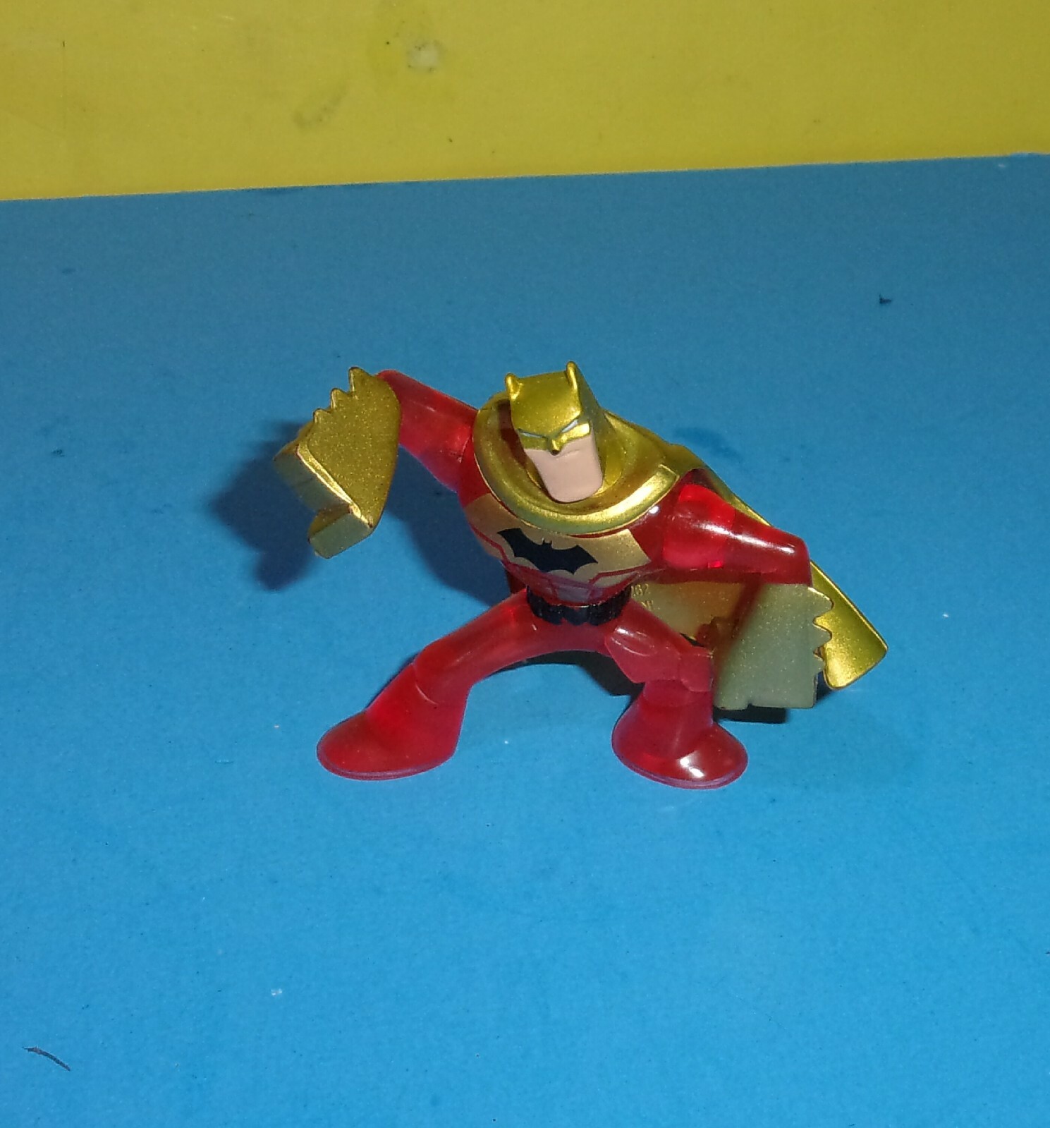 Justice League Batman PVC Figure Red Gold DC Comics New Target Exclusive 2.5&Prime;