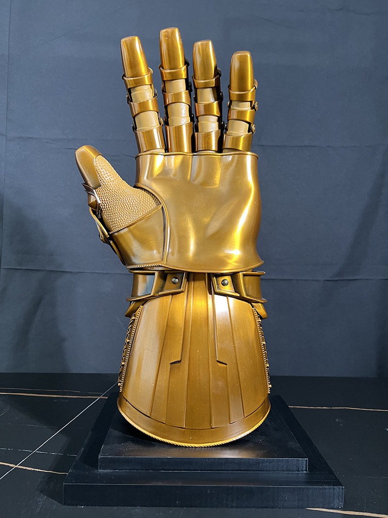 HCMY Thanos Infinity Gauntlet Full Metal 1:1 Wearable LED Cosplay Statue Instock