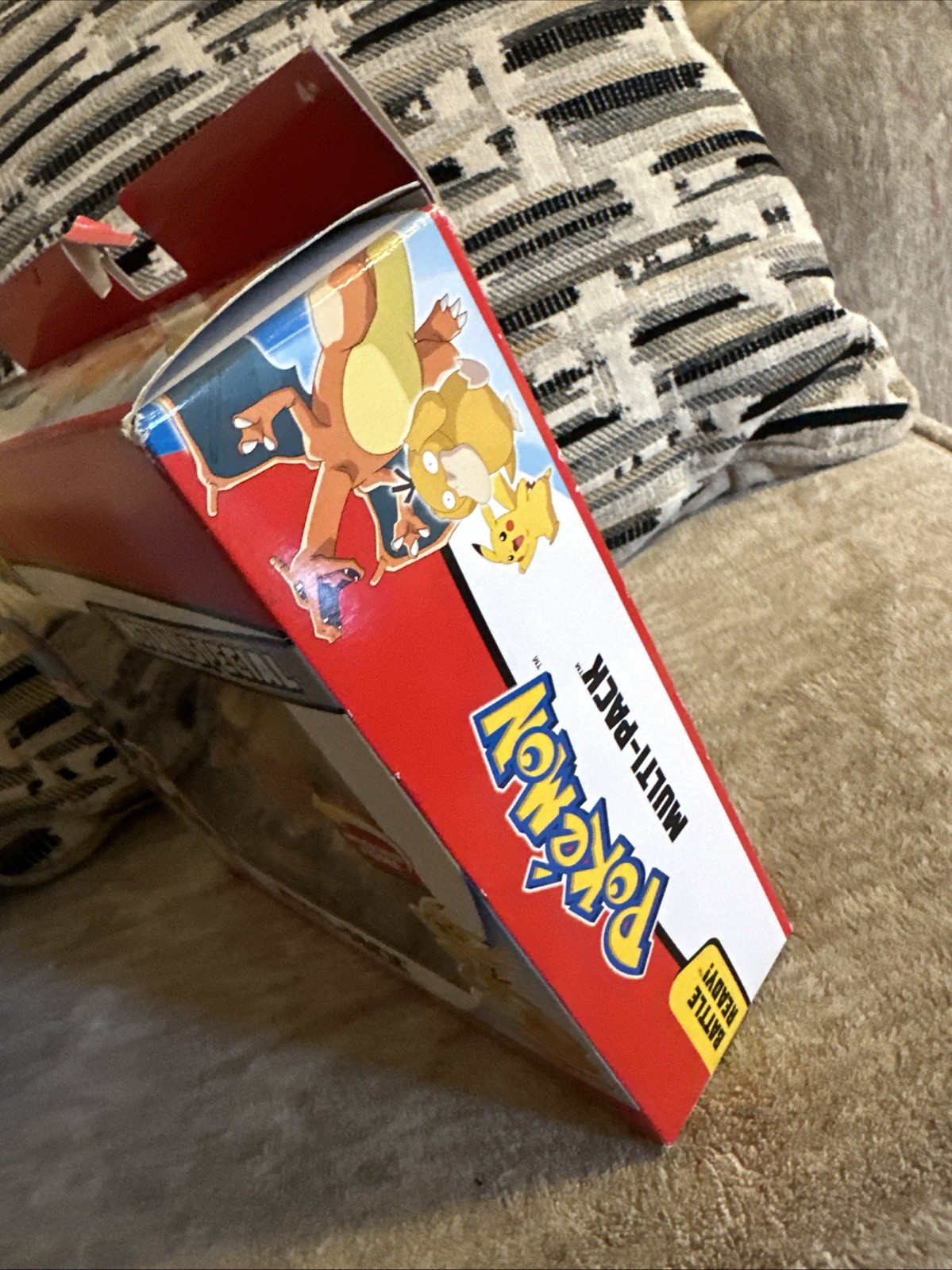 POKEMON MULTI PACK BATTLE READY RETAIL SPECIAL CHARIZARD/ PSYDUCK/ PIKACHU 2019