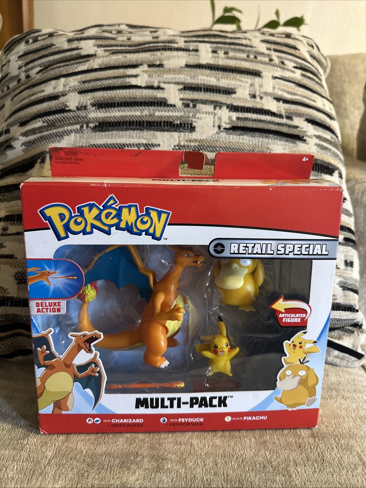 POKEMON MULTI PACK BATTLE READY RETAIL SPECIAL CHARIZARD/ PSYDUCK/ PIKACHU 2019