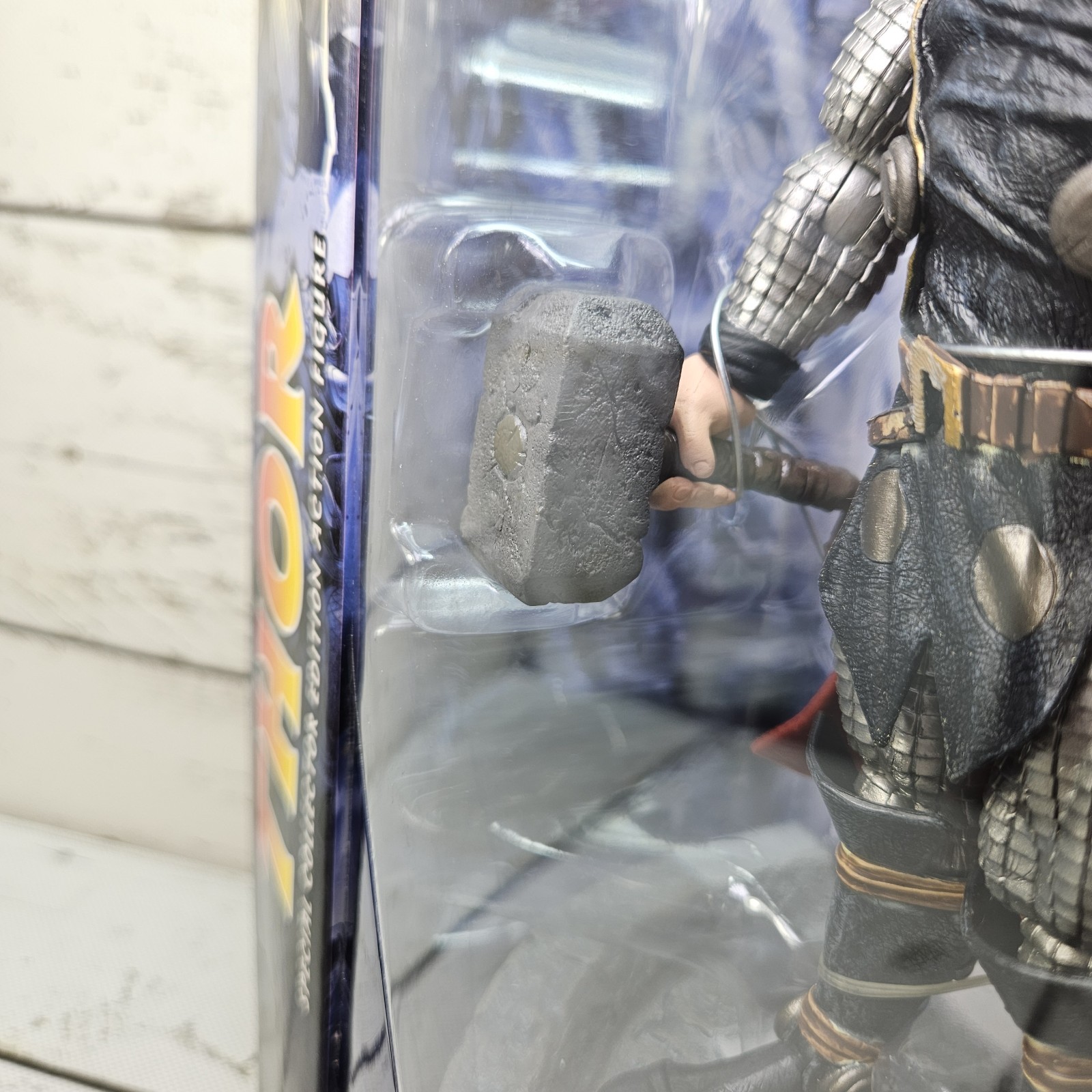 Diamond Select Marvel Select Thor 2019 Collector Edition 7&Prime; Adjustable Figure