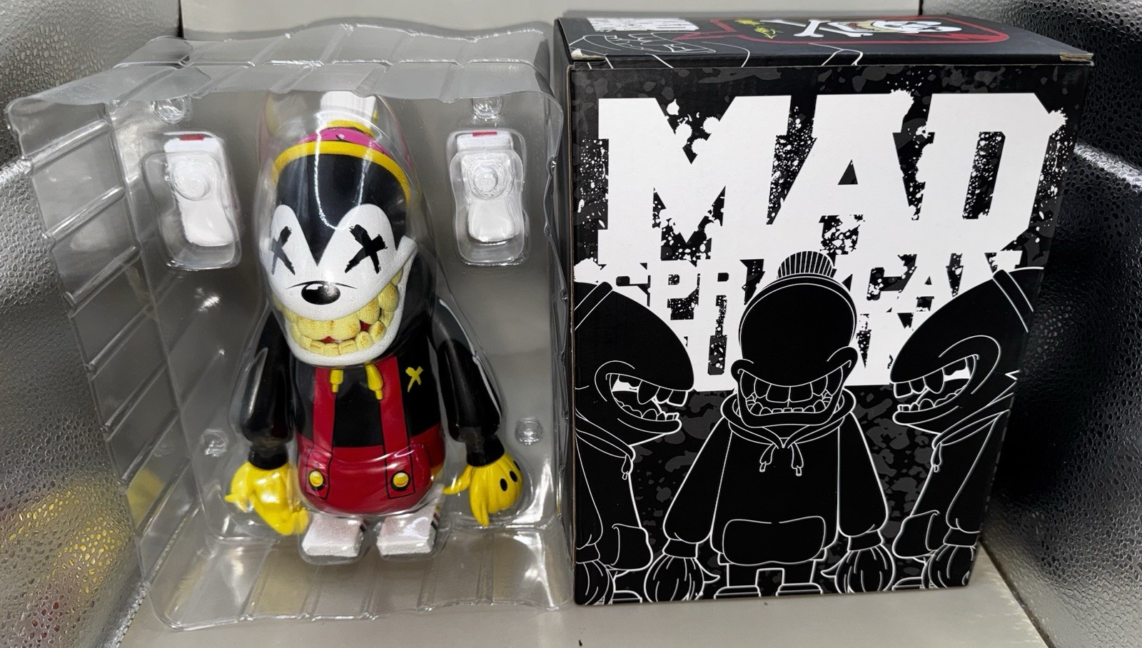 Vinyl Figure Mad Spray Can Mutants Graffiti Martian Toy 3 In box 8&Prime; Figure