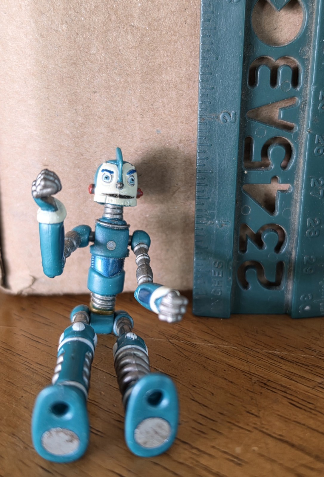 Rodney Copperbottom – Robots 2005 Magnetic Feet Figure 3.5 Inches