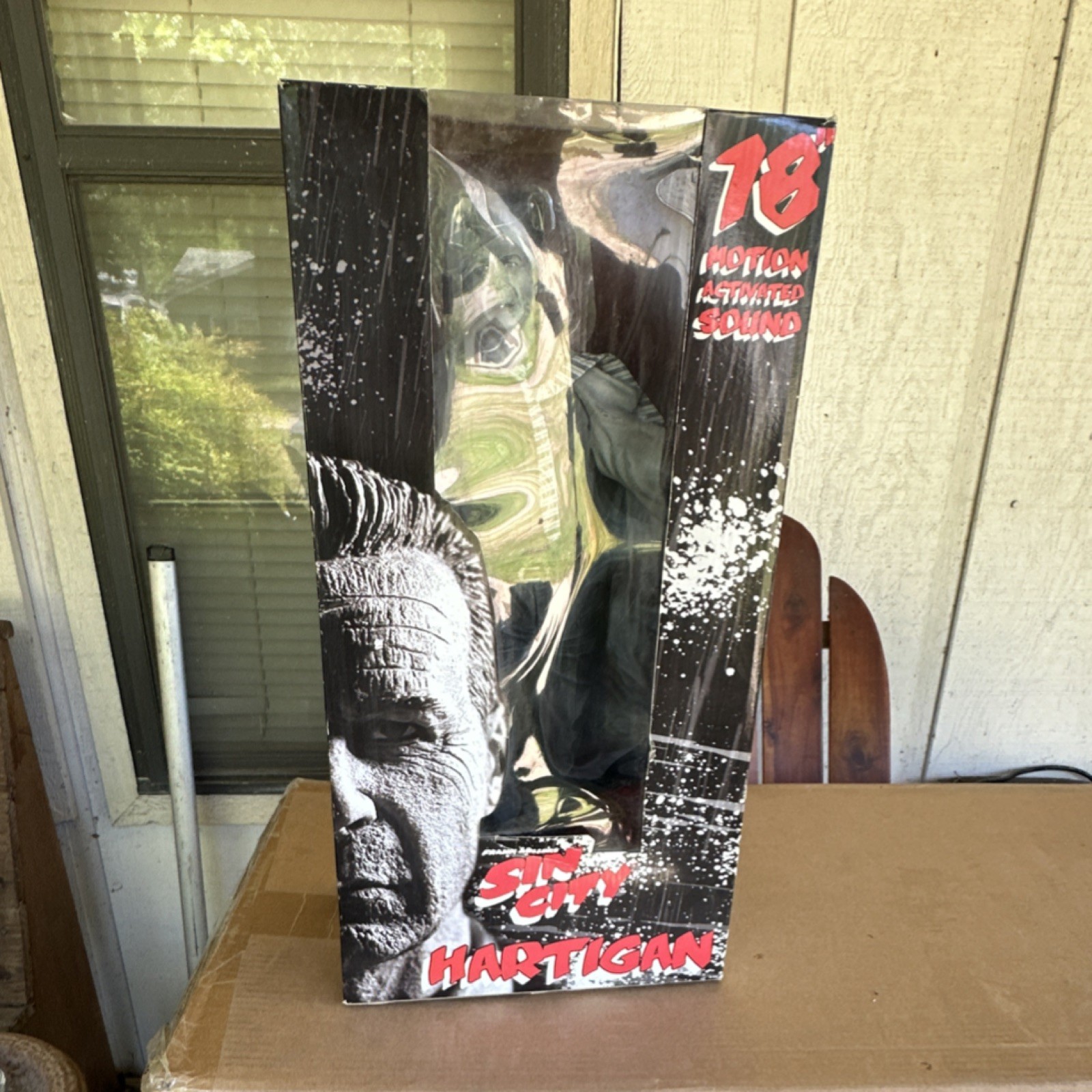NECA Sin City John Hartigan Series 2 Motion Activated Sound Action Figure 18+