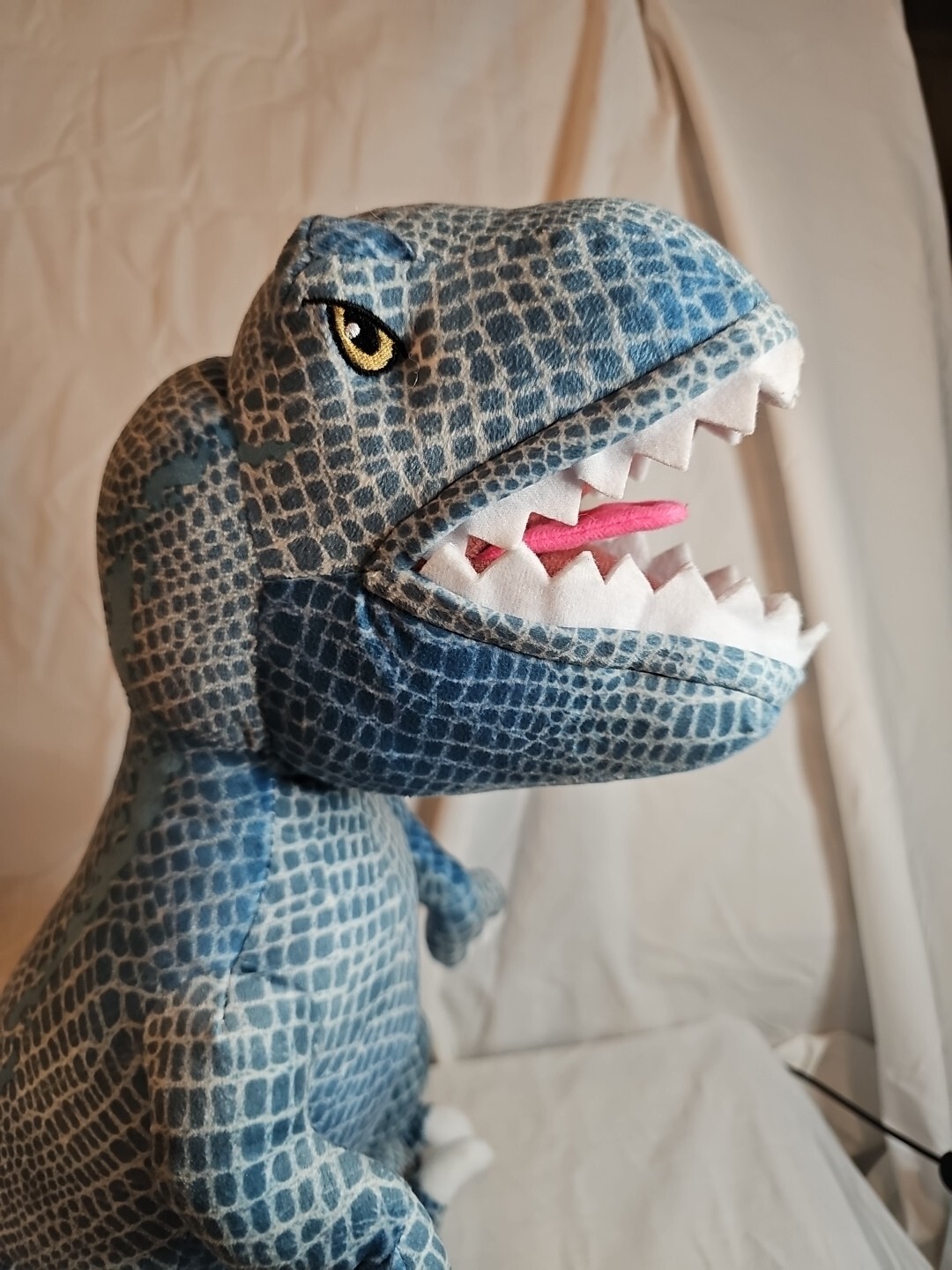 Universal City Studios Jurassic World Blue Tyranosaurus Rex Pillow PC210L