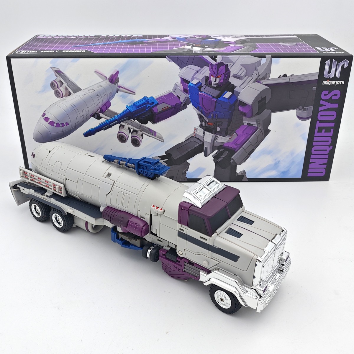 Unique Toys UT Y-01 Fuel Supply Provider New Transformation toys Figure In Stock