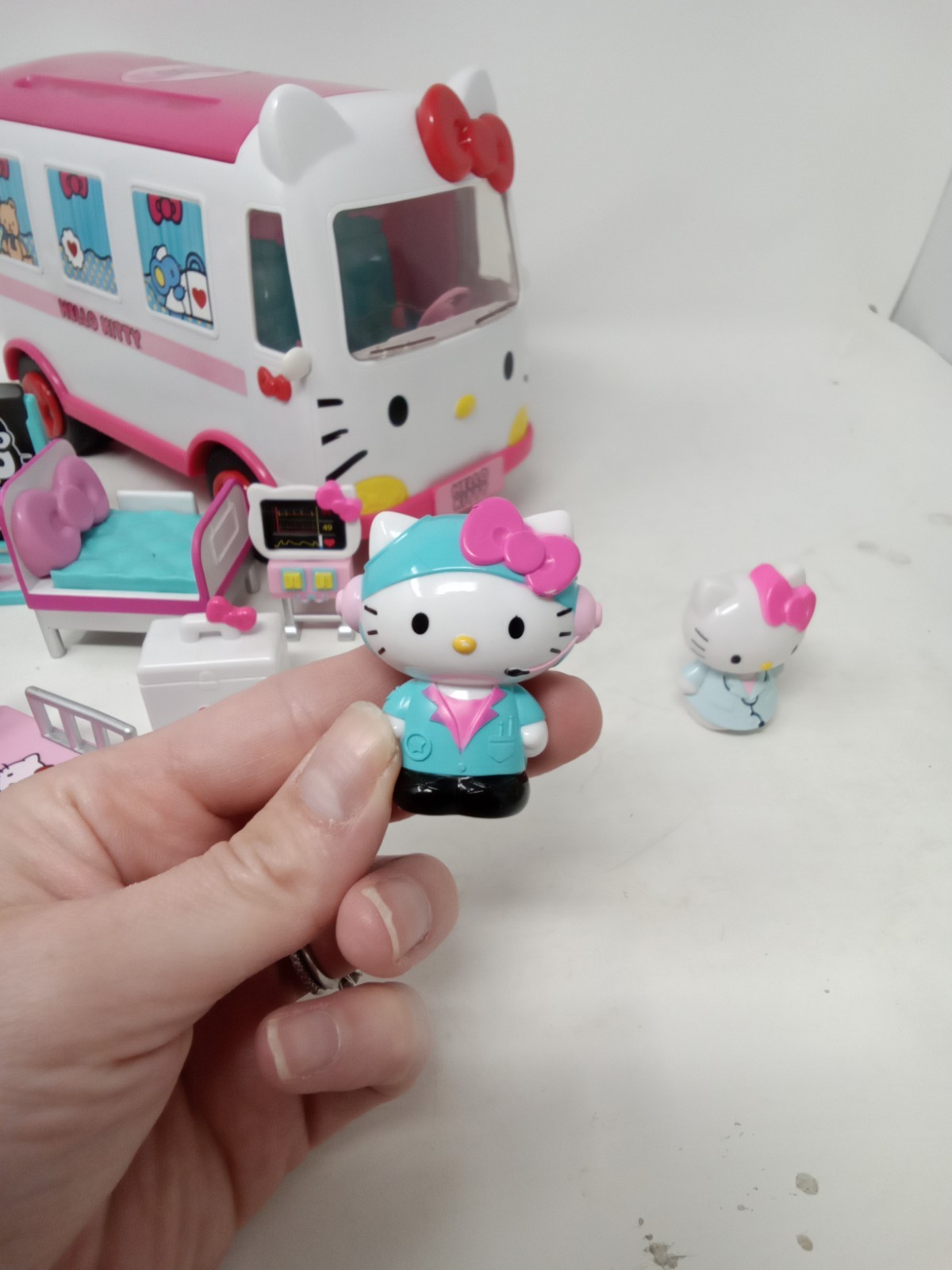 Hello Kitty Ambulance Helicopter Figures & Accessories 2014 Sanrio