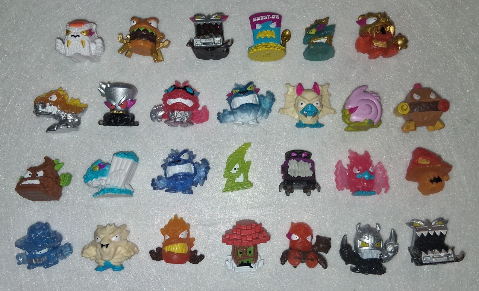 LOT of 27 – Mr Beast Lab Swarms Hyper & Battle Fusion Figures – Pyro Panther
