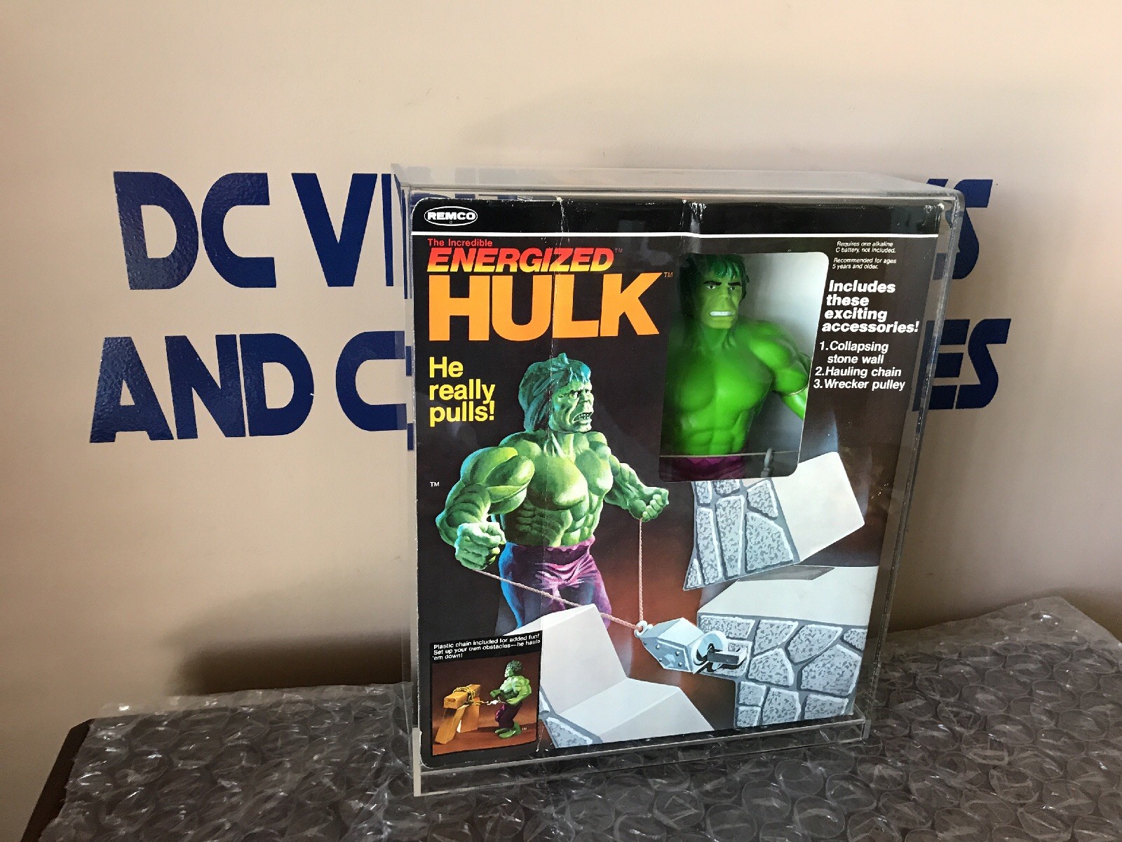 VINTAGE REMCO 1979 THE INCREDIBLE ENERGIZED HULK UNUSED Collapsing Stone Wall