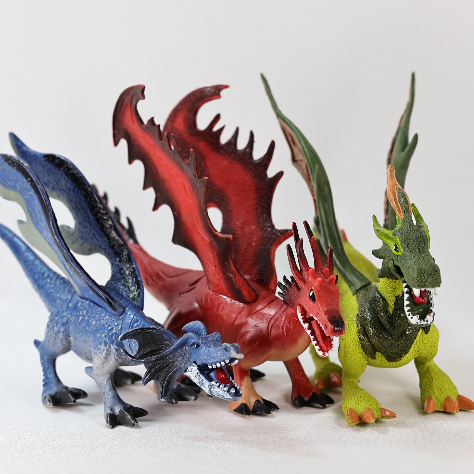 Lot of Three 3 SDE Shantou Winged Dragons Red Green Blue PVC Toy Action Figure