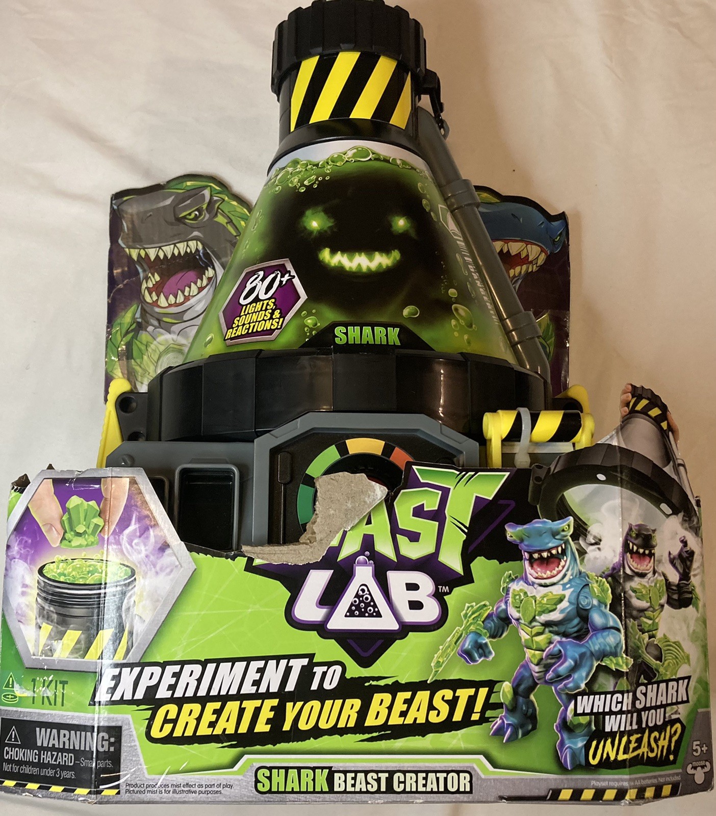 Beast Lab SHARK BEAST CREATOR Figure Experiment 80+ Sound Light Reactions