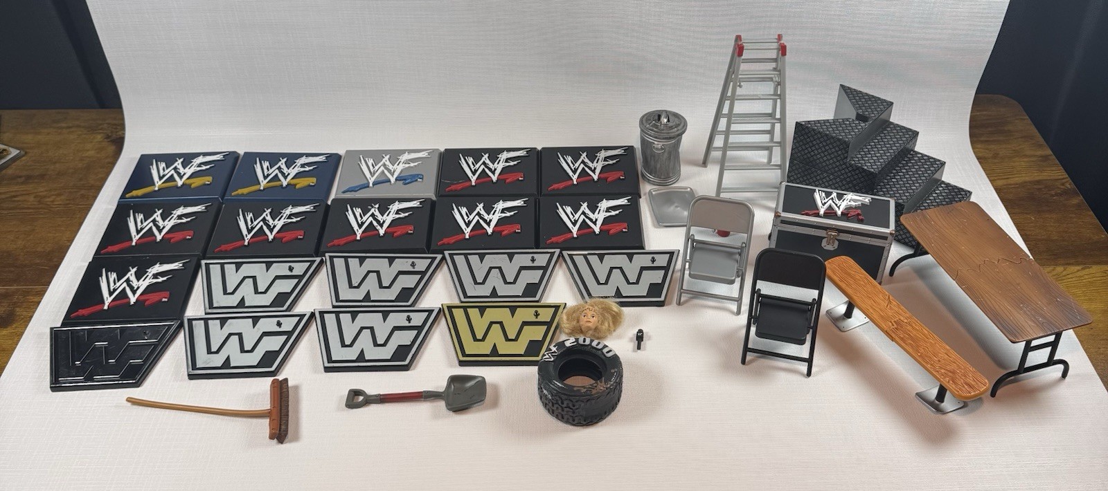 Lot Of VTG WWF WWE Jakks Pacific Wrestling Action Figure Accessories And Stands