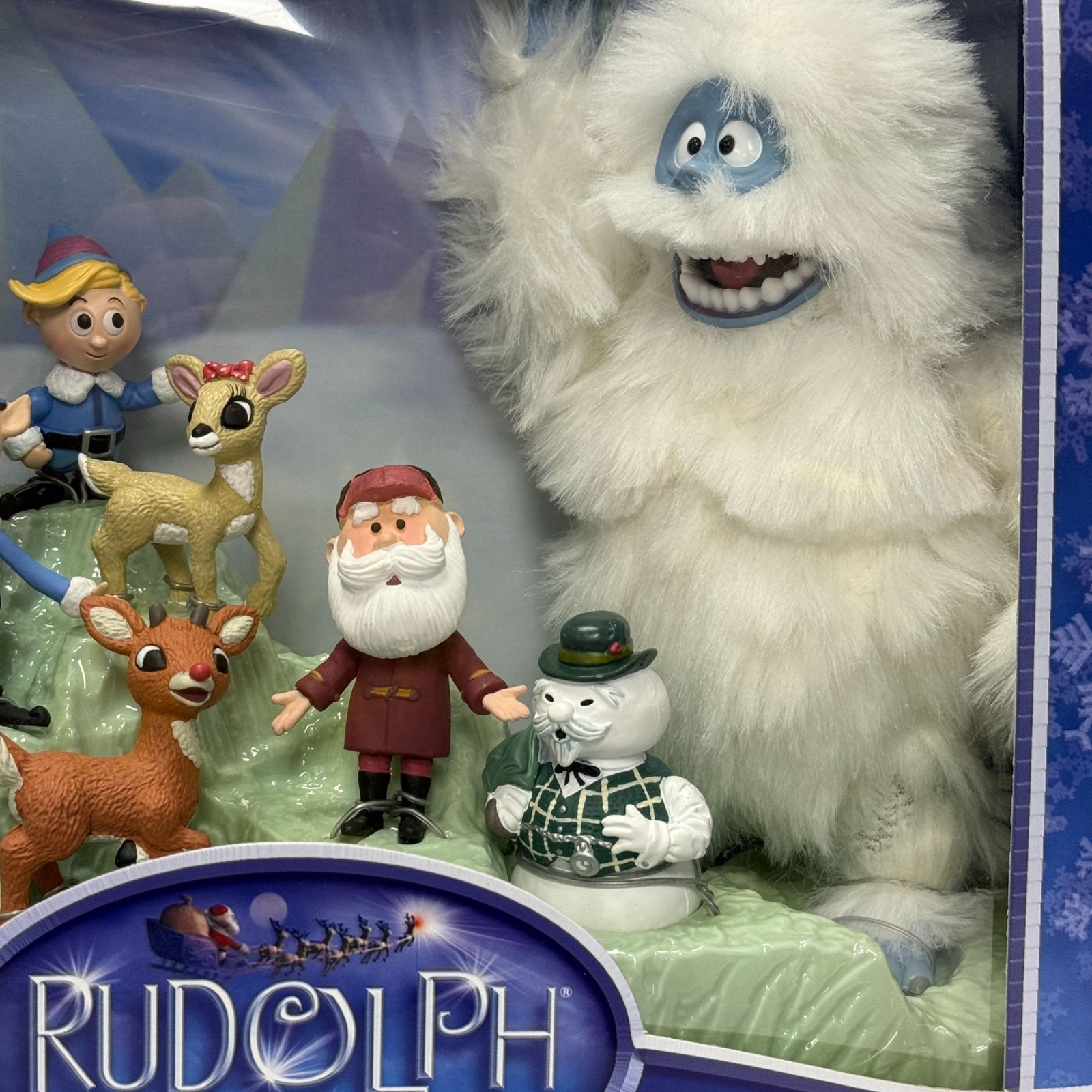 Rudolph and The Island Of Misfit Toys Bumble & Friends with Exclusive Tall Elf