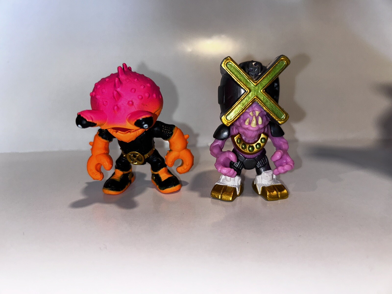 Treasure X Sunken Gold Johnny Rotten & Cyborg Bot Bling Gold Figures
