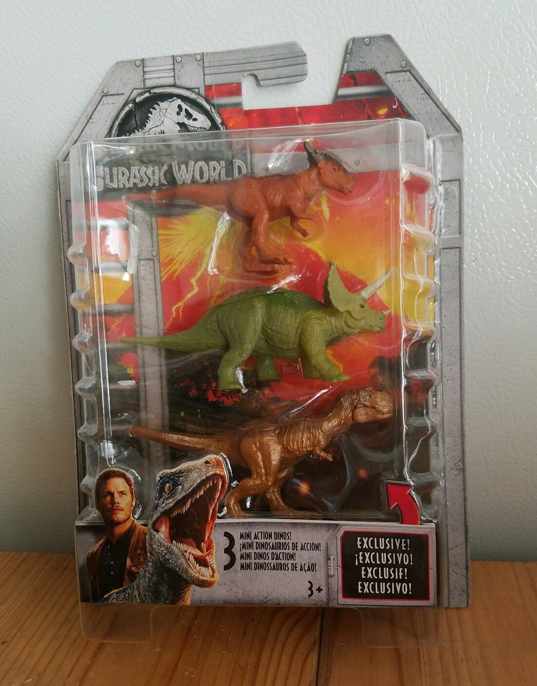 Jurassic World Mini Action Dinosaur Figures 3-Pack Exclusive T-REX, Triceratops